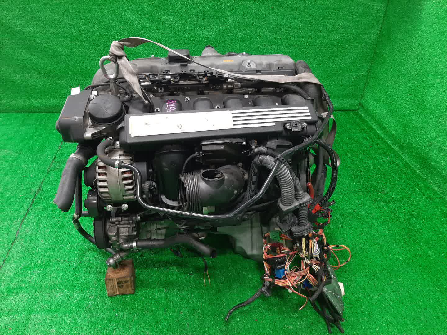 Двигатель BMW 5-Series, 3-Series, X3, 323i, 325i, 525i E61, E60, E90, E91, E93, E92, E83 N52B25AF N52B25AF 4 ракурс