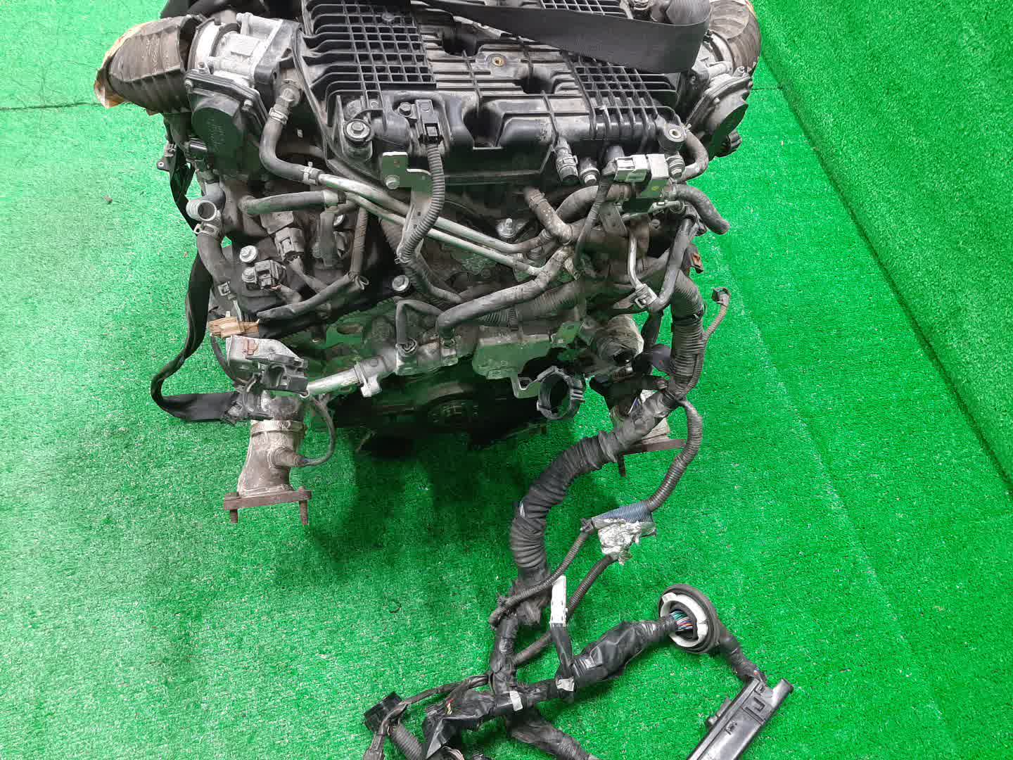 Двигатель NISSAN FUGA HY51 VQ35HR HYBRID 5 ракурс