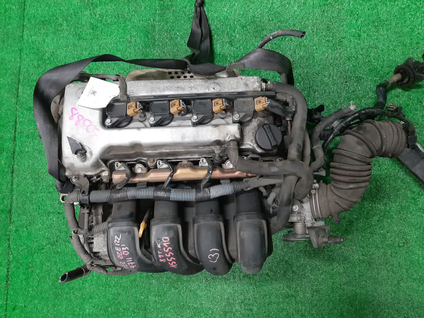 Двигатель TOYOTA COROLLA FIELDER ZZE122G 1ZZ-FE MEX 1 ракурс Двигатель TOYOTA COROLLA FIELDER ZZE122G 1ZZ-FE MEX 1 ракурс