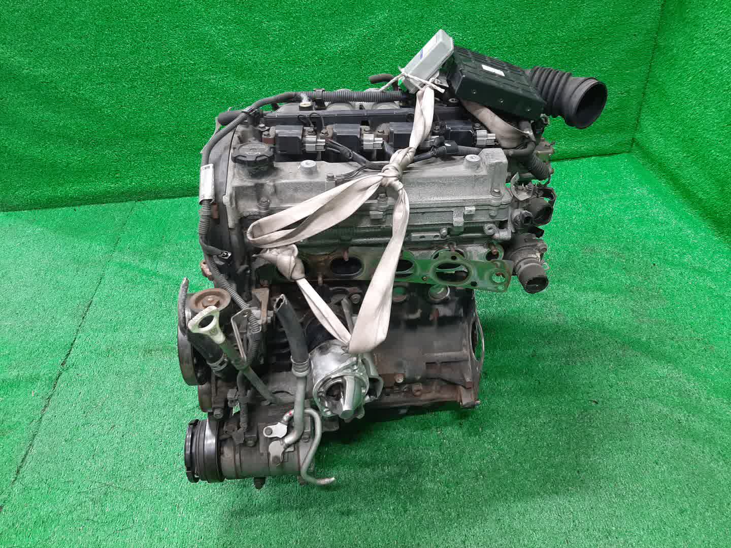 Двигатель MITSUBISHI CHARIOT GRANDIS N84W, N94W 4G64 MD373962 4 ракурс Двигатель MITSUBISHI CHARIOT GRANDIS N84W, N94W 4G64 MD373962 4 ракурс