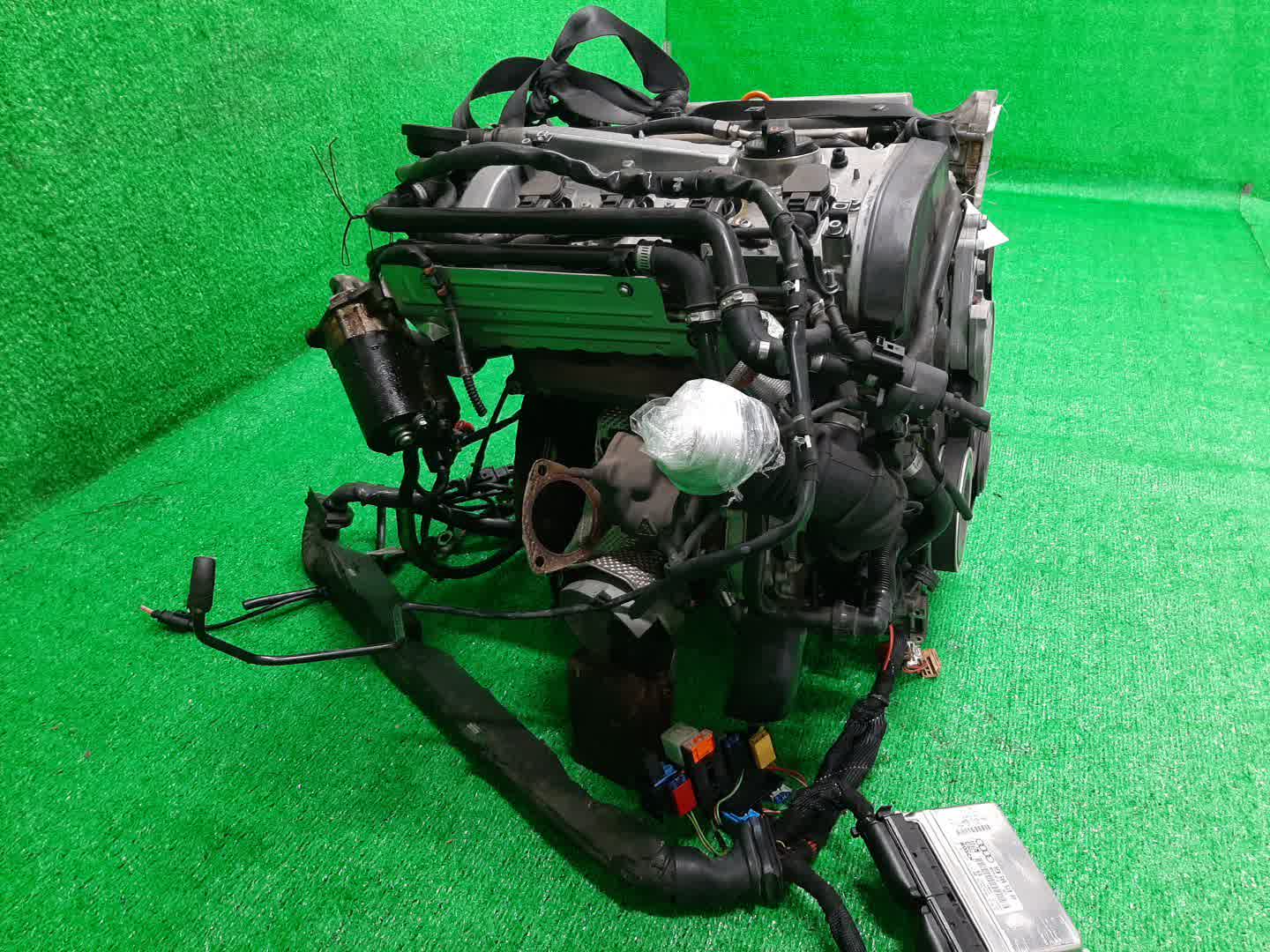 Двигатель AUDI A4 8ED, 8E, 8HE, 8H7, 8EC, B7, B6 BFB 133880 3 ракурс Двигатель AUDI A4 8ED, 8E, 8HE, 8H7, 8EC, B7, B6 BFB 133880 3 ракурс