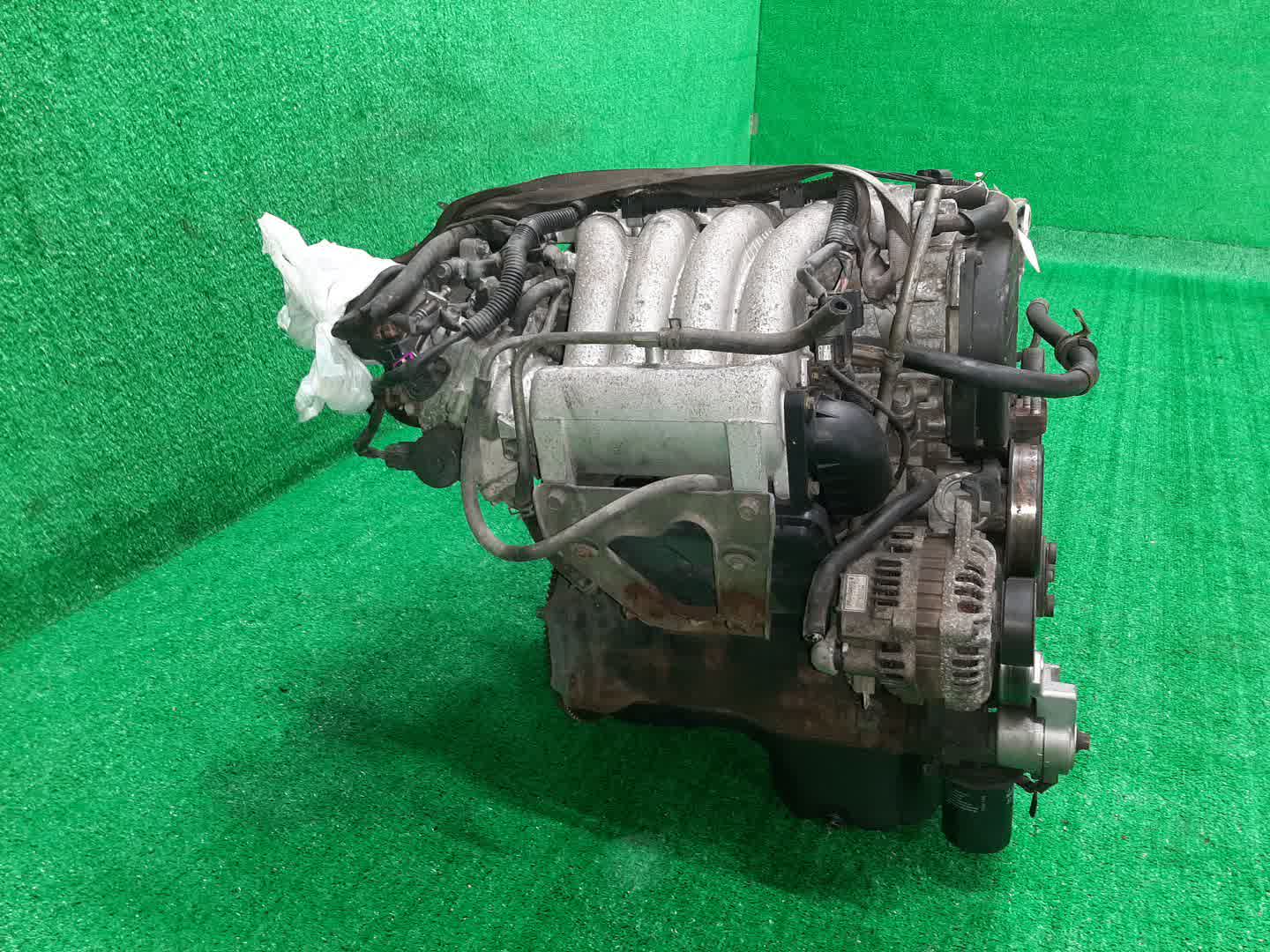 Двигатель MITSUBISHI DION CR9W 4G63 MD369884 3 ракурс