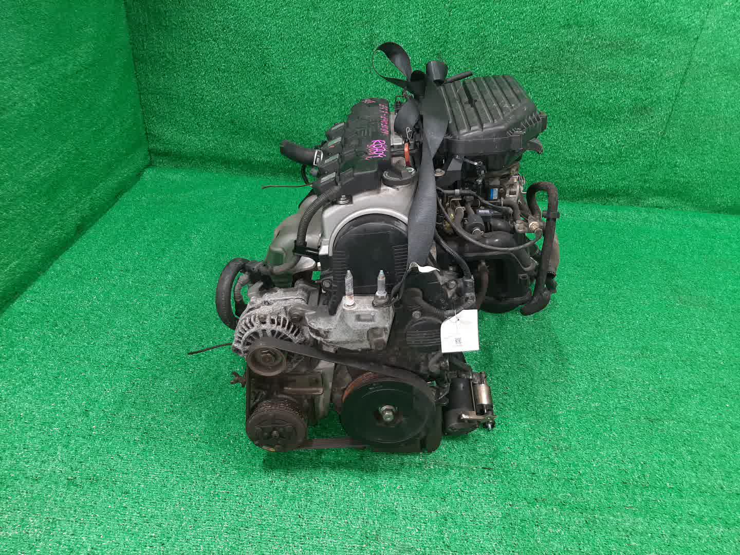 Двигатель HONDA CIVIC, STREAM, EDIX, CIVIC FERIO EU3, ES3, EU4, ET2, EN2, RN2, RN1, BE1, BE2 D17A 1307158 2 ракурс