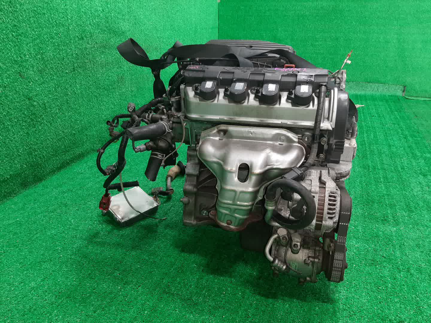 Двигатель HONDA CIVIC, STREAM, EDIX, CIVIC FERIO EU3, ES3, EU4, ET2, EN2, RN2, RN1, BE1, BE2 D17A 1307158 3 ракурс