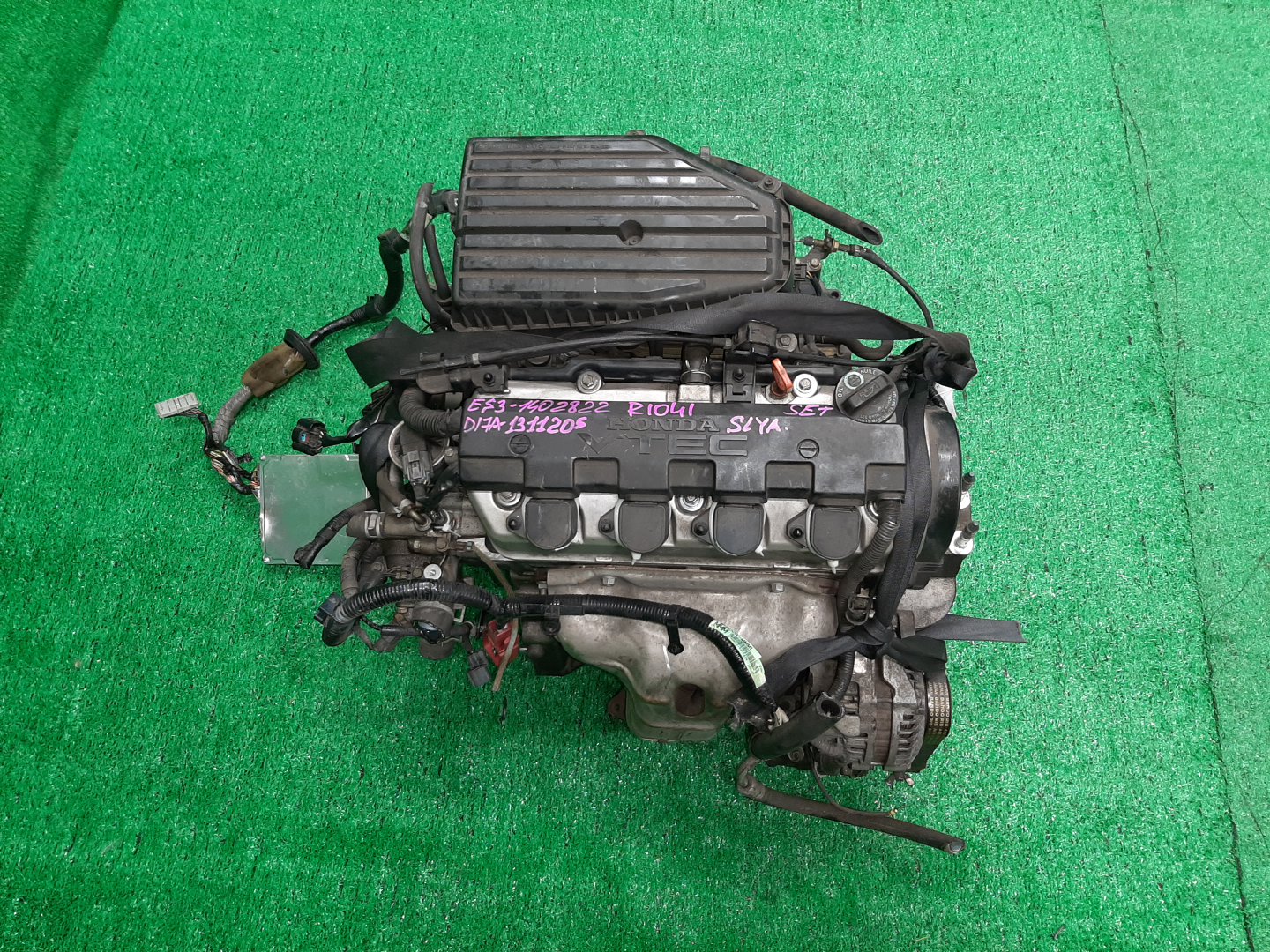 Двигатель HONDA CIVIC, STREAM, EDIX, CIVIC FERIO EU3, ES3, EU4, ET2, EN2, RN2, RN1, BE1, BE2 D17A 1311205 1 ракурс