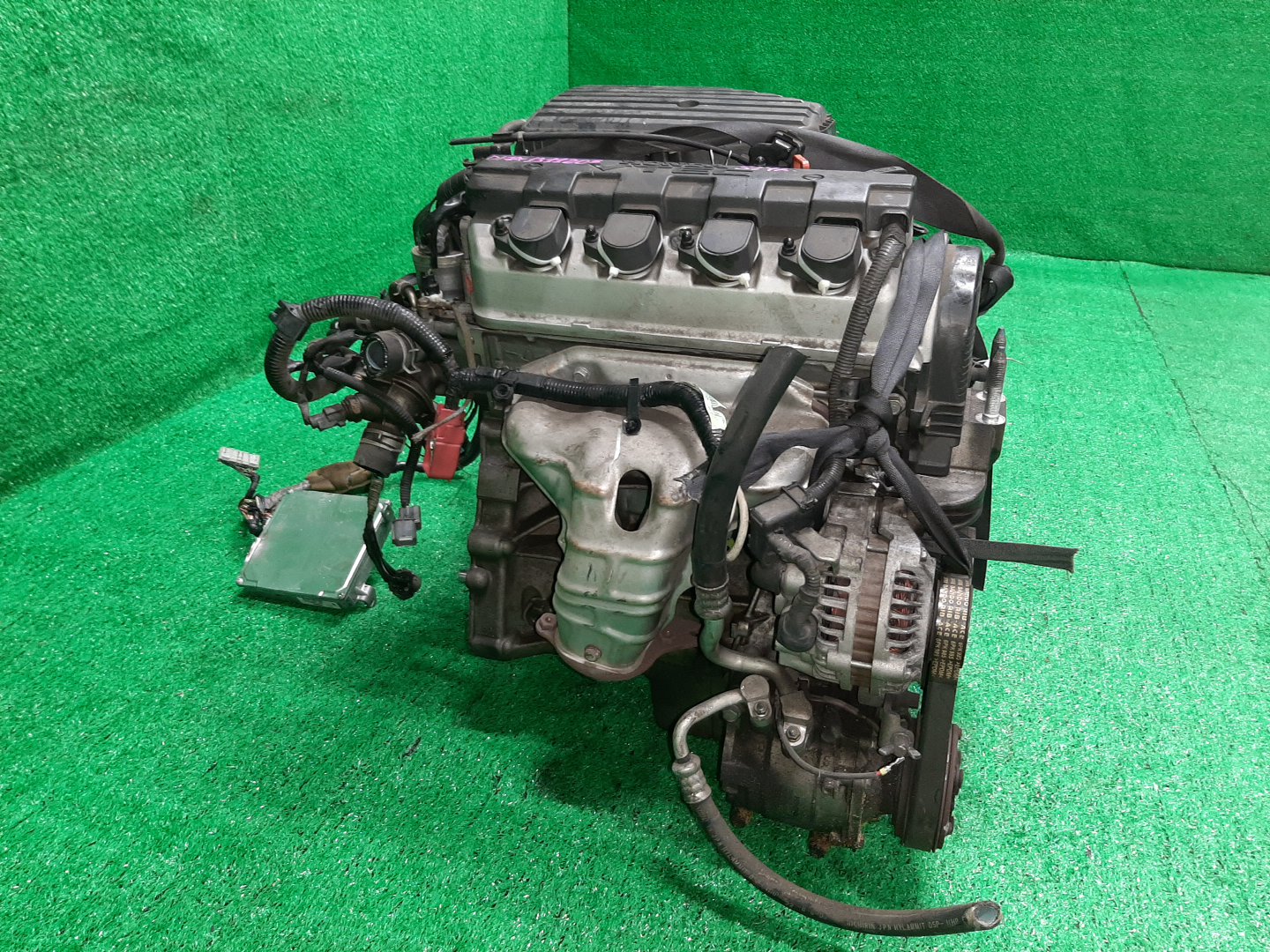 Двигатель HONDA CIVIC, STREAM, EDIX, CIVIC FERIO EU3, ES3, EU4, ET2, EN2, RN2, RN1, BE1, BE2 D17A 1311205 3 ракурс
