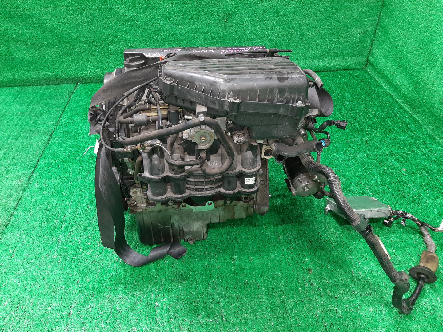 Двигатель HONDA CIVIC, STREAM, EDIX, CIVIC FERIO EU3, ES3, EU4, ET2, EN2, RN2, RN1, BE1, BE2 D17A 1311205 4 ракурс