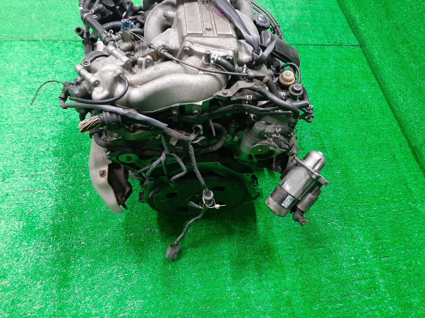 Двигатель MAZDA SENTIA HEEA JE-E SOHC 5 ракурс Двигатель MAZDA SENTIA HEEA JE-E SOHC 5 ракурс