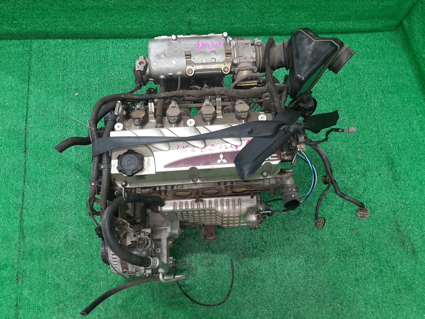 Двигатель MITSUBISHI GRANDIS NA4W 4G69 HX0573 1 ракурс