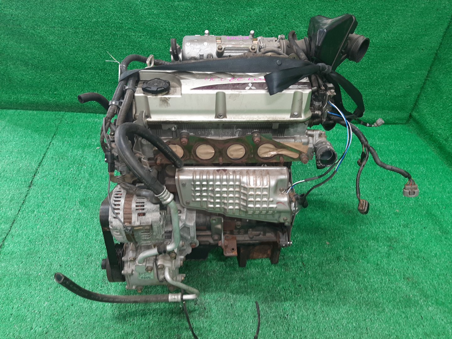 Двигатель MITSUBISHI GRANDIS NA4W 4G69 HX0573 4 ракурс