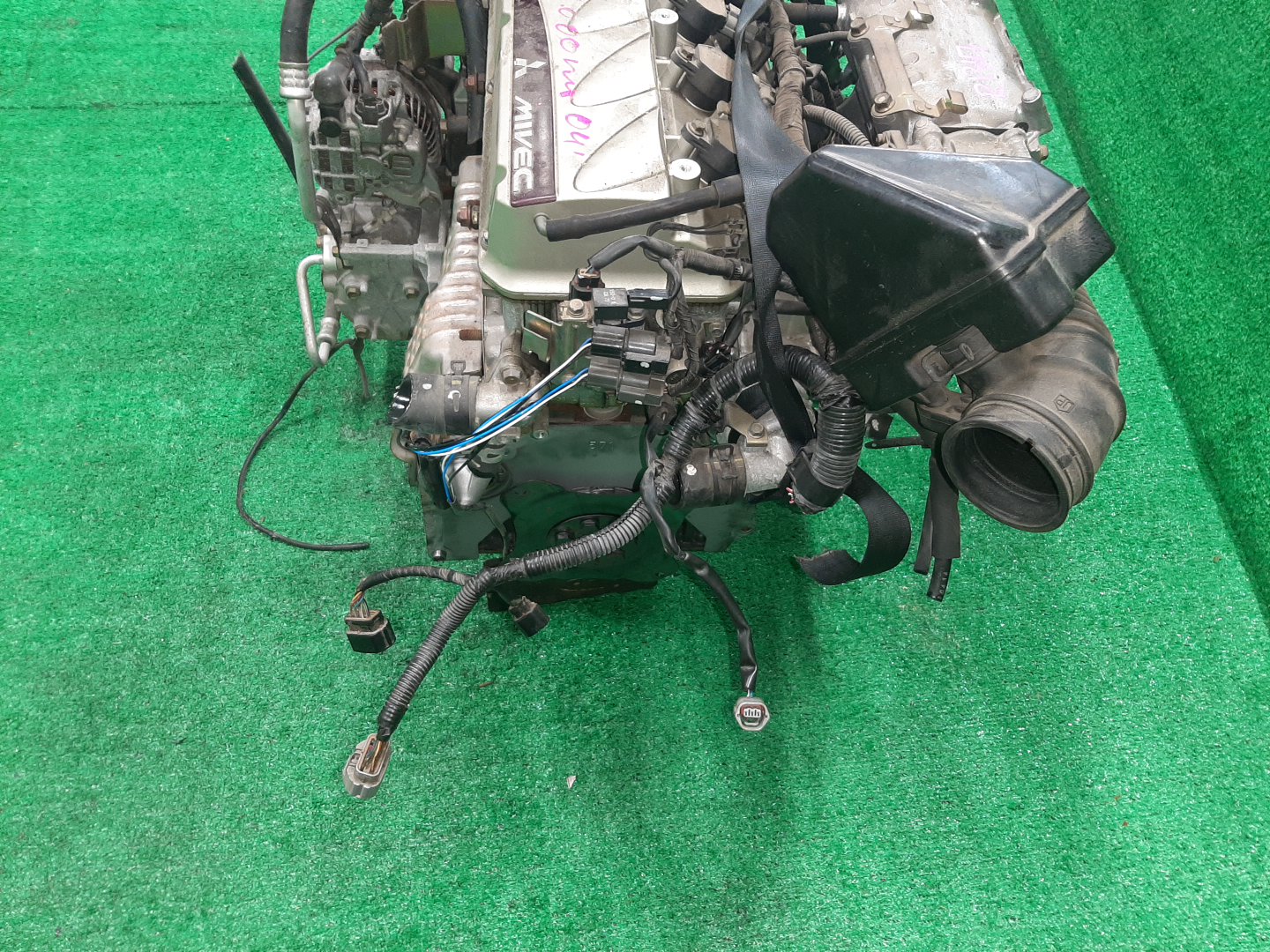 Двигатель MITSUBISHI GRANDIS NA4W 4G69 HX0573 5 ракурс