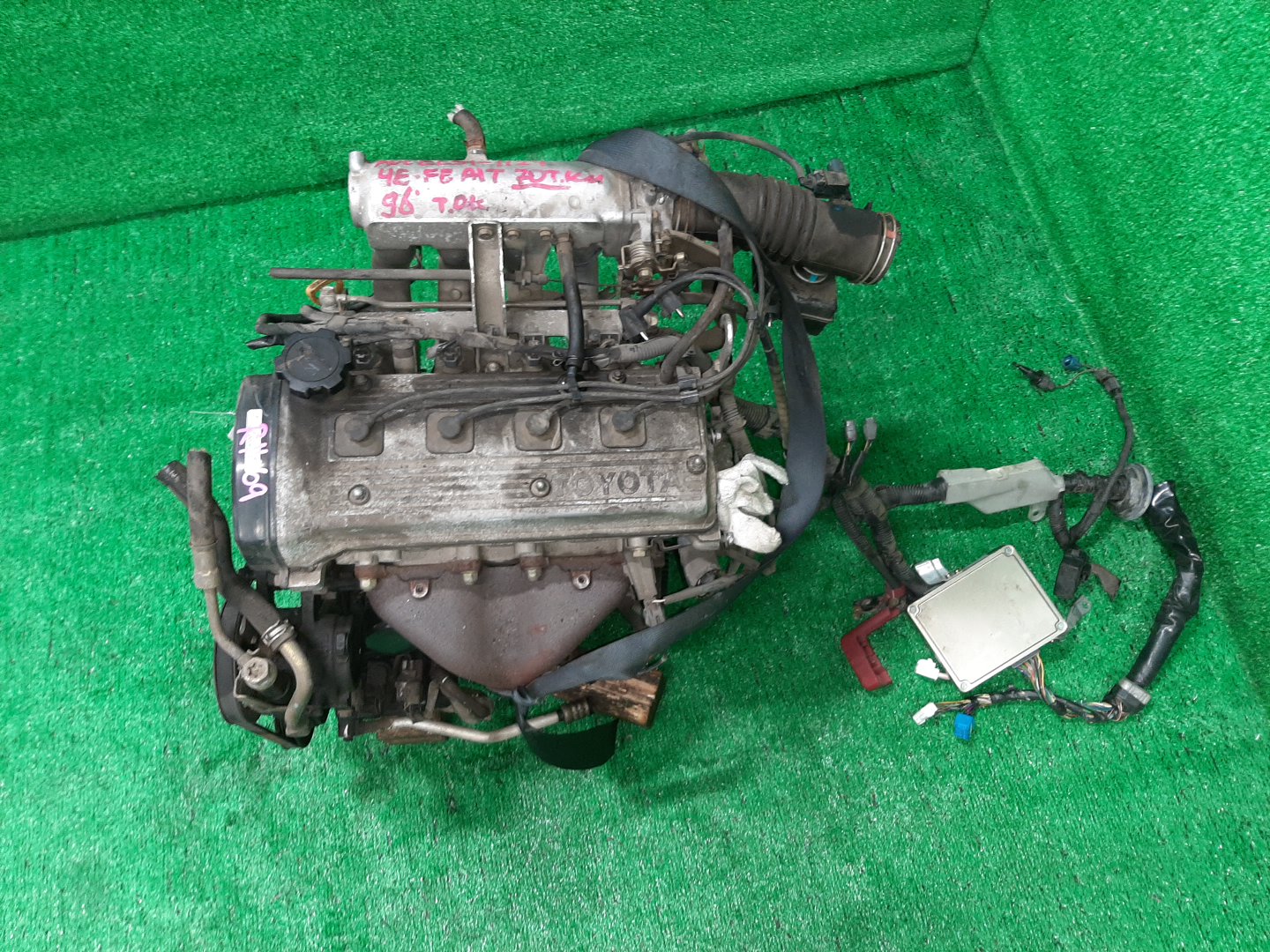 Двигатель TOYOTA COROLLA, SPRINTER, CORSA, STARLET, TERCEL, COROLLA II, CYNOS EE101, EE102, EE111, EE100, EL41, EL51, EP82, EP91, EL52 4E-FE TPAM 1 ракурс
