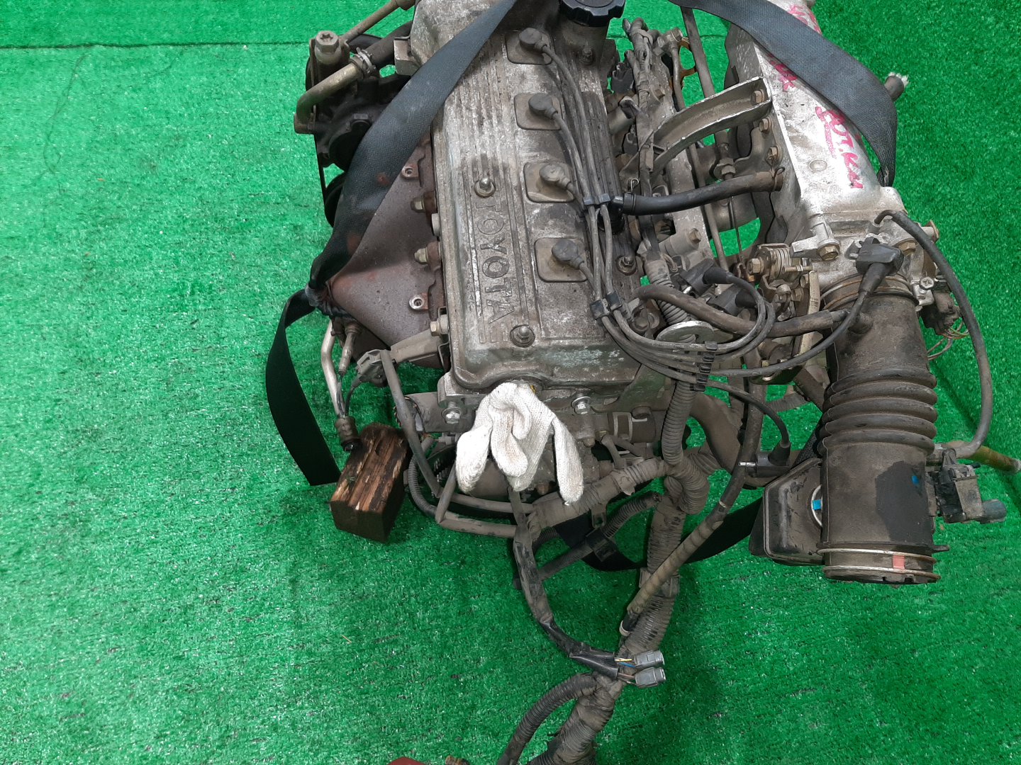 Двигатель TOYOTA COROLLA, SPRINTER, CORSA, STARLET, TERCEL, COROLLA II, CYNOS EE101, EE102, EE111, EE100, EL41, EL51, EP82, EP91, EL52 4E-FE TPAM 5 ракурс