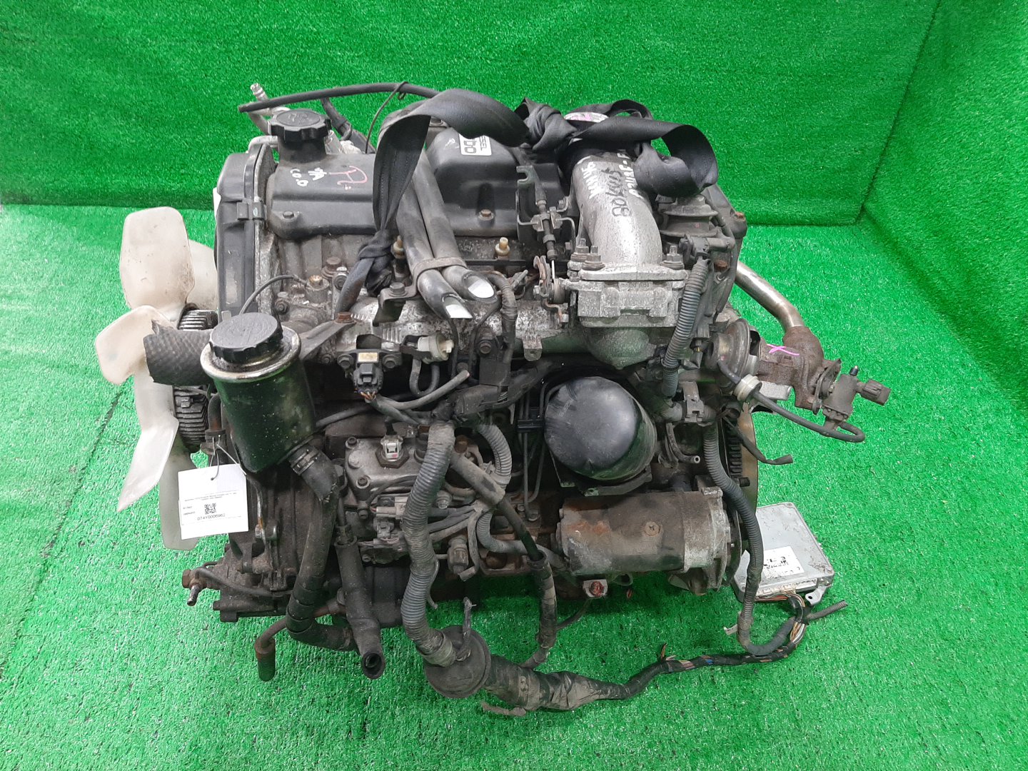 Двигатель TOYOTA GRANVIA, GRAND HIACE, HIACE REGIUS, TOURING HIACE KCH16W, KCH46G, KCH46W 1KZ-TE 1MOD 4 ракурс Двигатель TOYOTA GRANVIA, GRAND HIACE, HIACE REGIUS, TOURING HIACE KCH16W, KCH46G, KCH46W 1KZ-TE 1MOD 4 ракурс