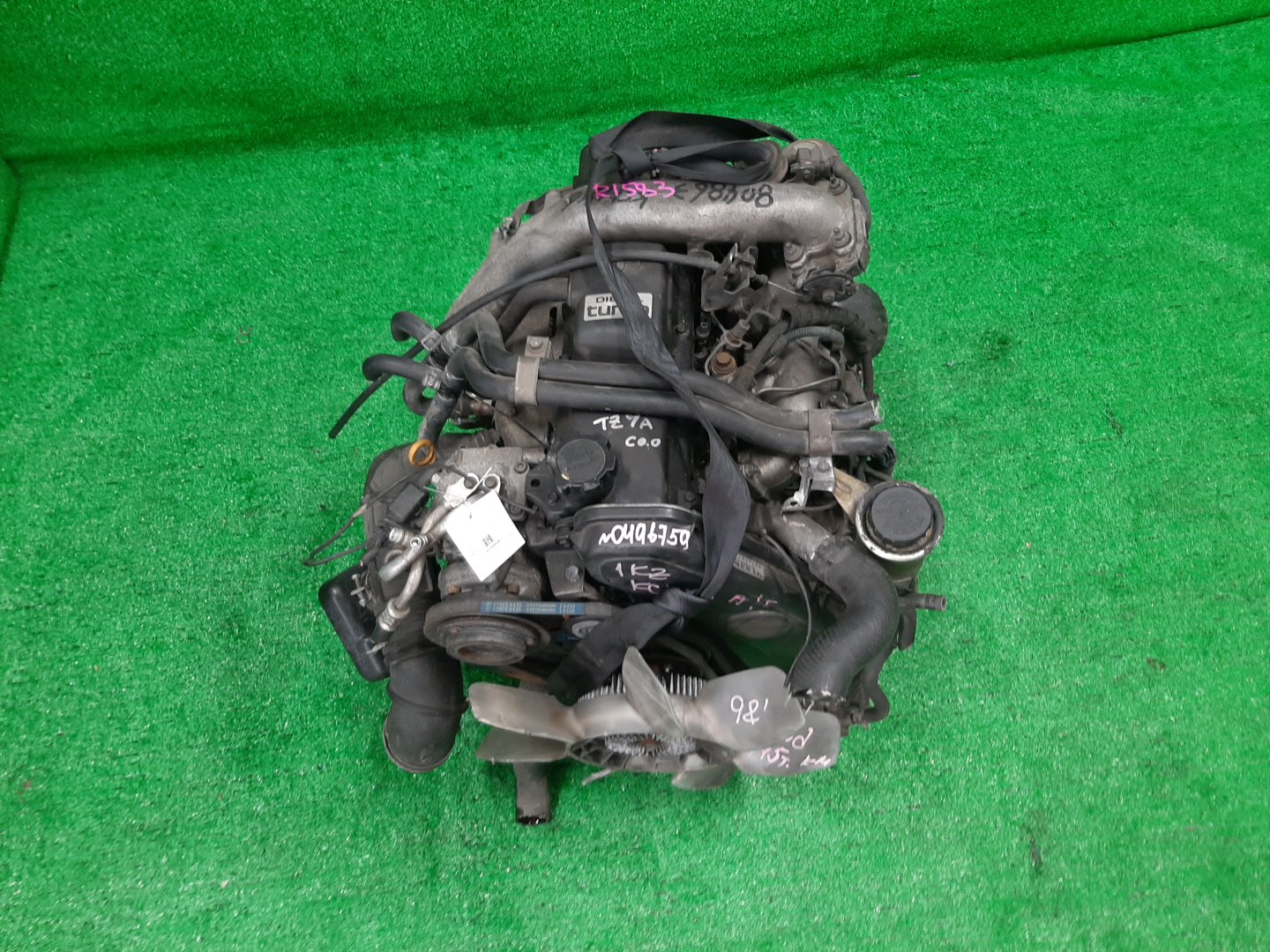 Двигатель TOYOTA GRANVIA, GRAND HIACE, HIACE REGIUS, TOURING HIACE KCH16W, KCH46G, KCH46W 1KZ-TE 1MOD 1 ракурс Двигатель TOYOTA GRANVIA, GRAND HIACE, HIACE REGIUS, TOURING HIACE KCH16W, KCH46G, KCH46W 1KZ-TE 1MOD 1 ракурс