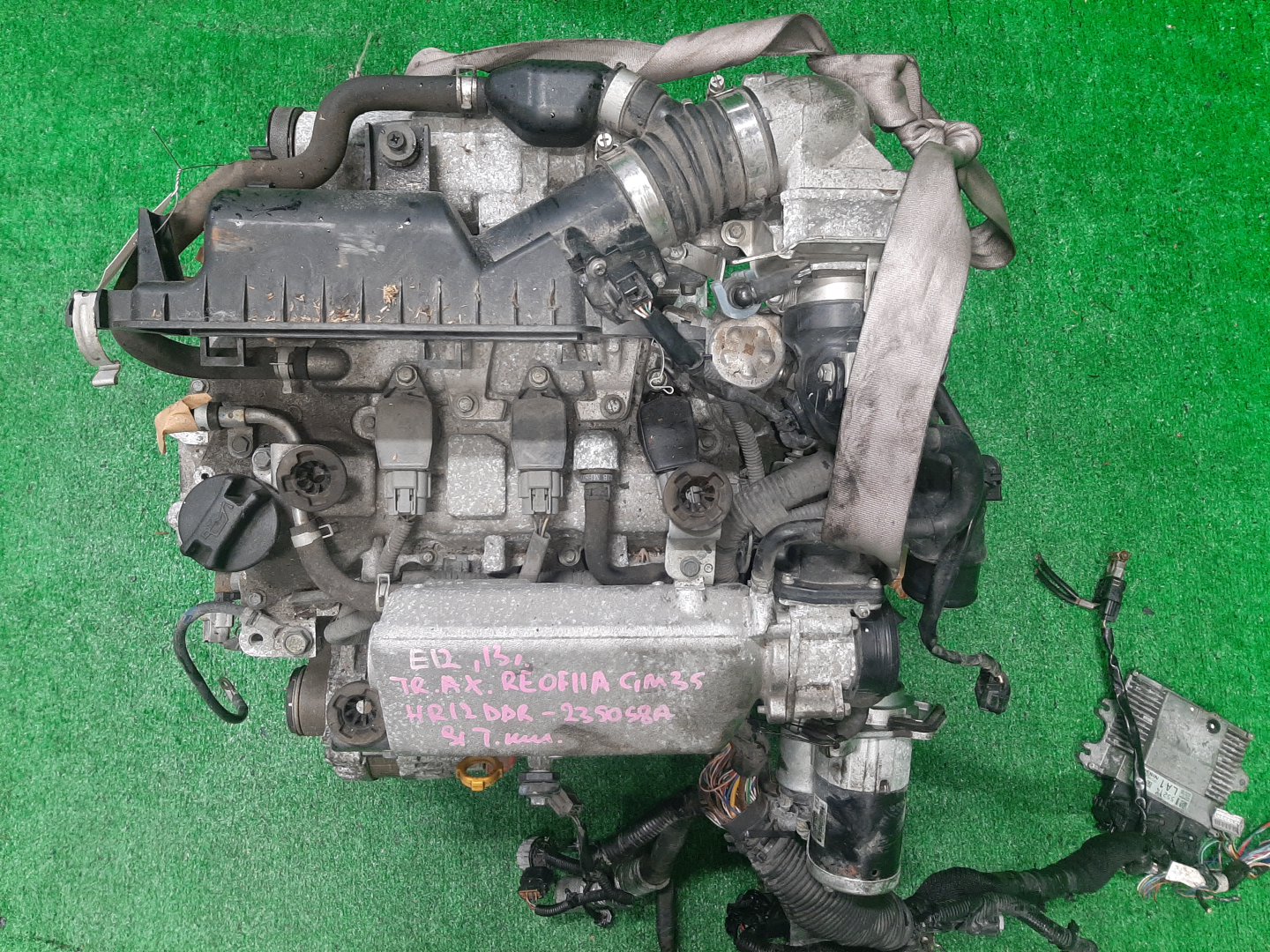 Двигатель NISSAN NOTE E12 HR12DDR 235058A 1 ракурс