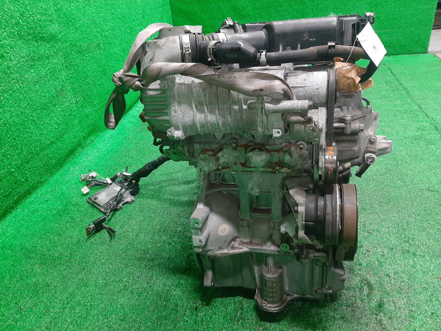 Двигатель NISSAN NOTE E12 HR12DDR 235058A 3 ракурс