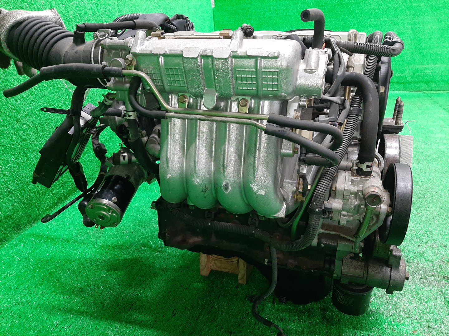 Двигатель MITSUBISHI GRANDIS NA4W 4G69 LJ5516 3 ракурс