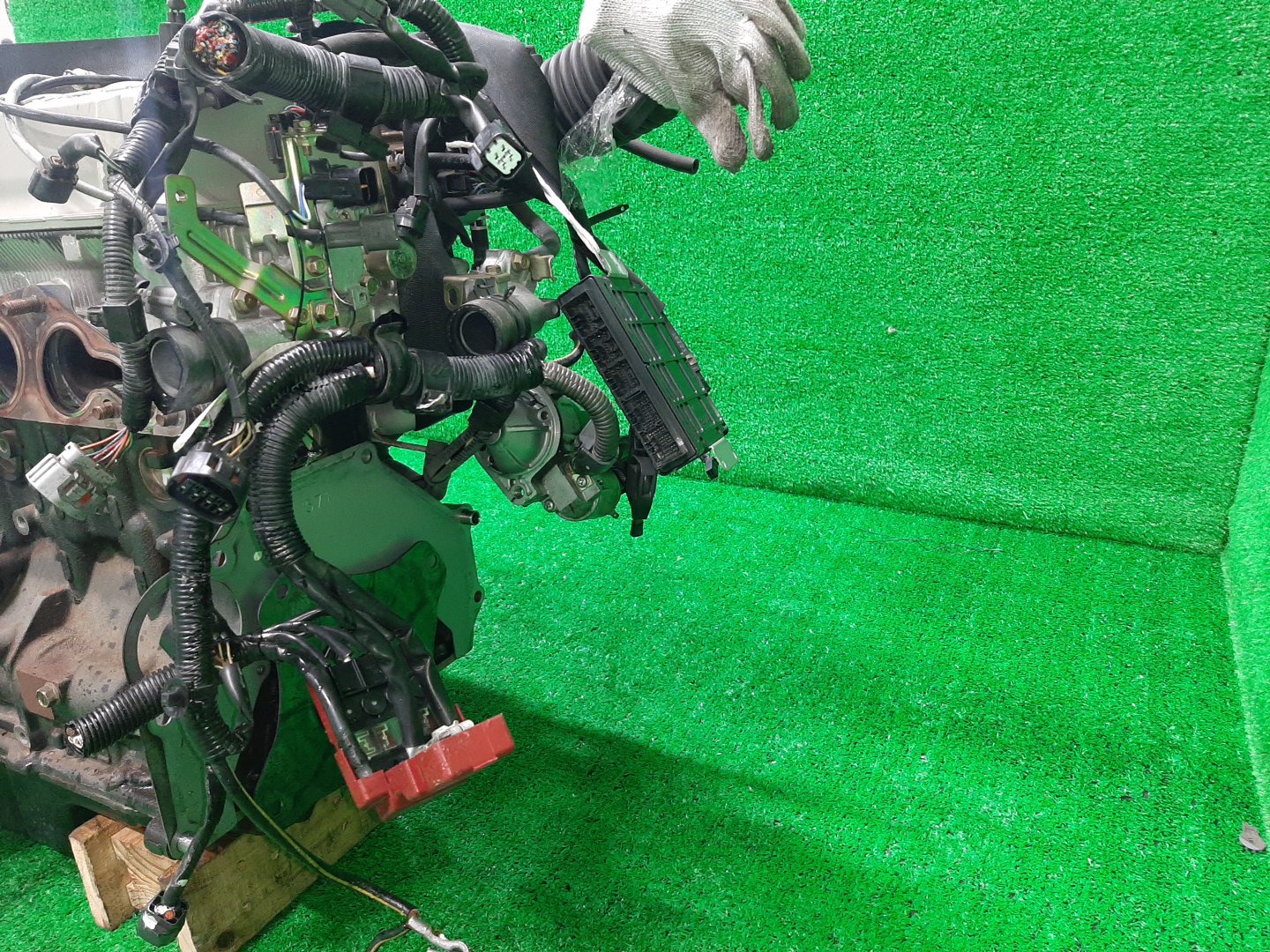 Двигатель MITSUBISHI GRANDIS NA4W 4G69 LJ5516 5 ракурс