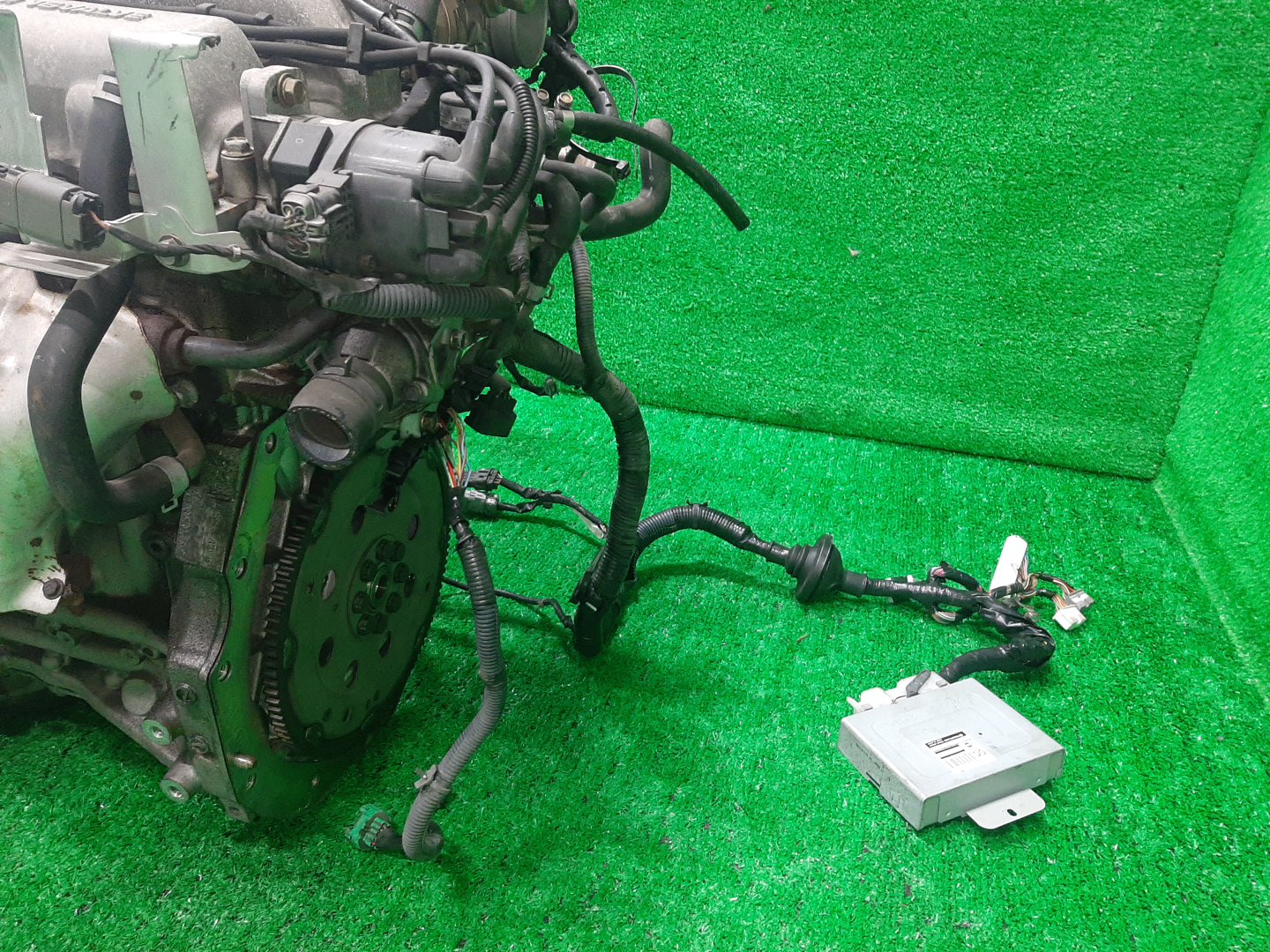 Двигатель NISSAN SERENA PC24 SR20DE 454145B 5 ракурс Двигатель NISSAN SERENA PC24 SR20DE 454145B 5 ракурс