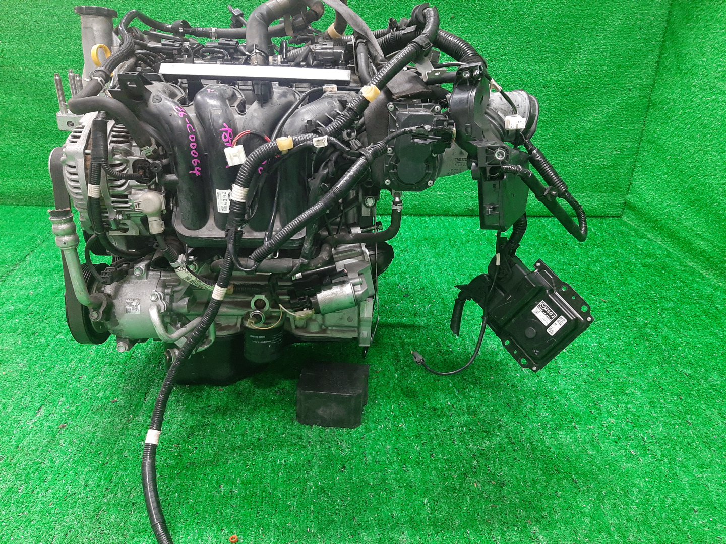 Двигатель MAZDA AXELA BM6FJ Z6 C00064 4 ракурс