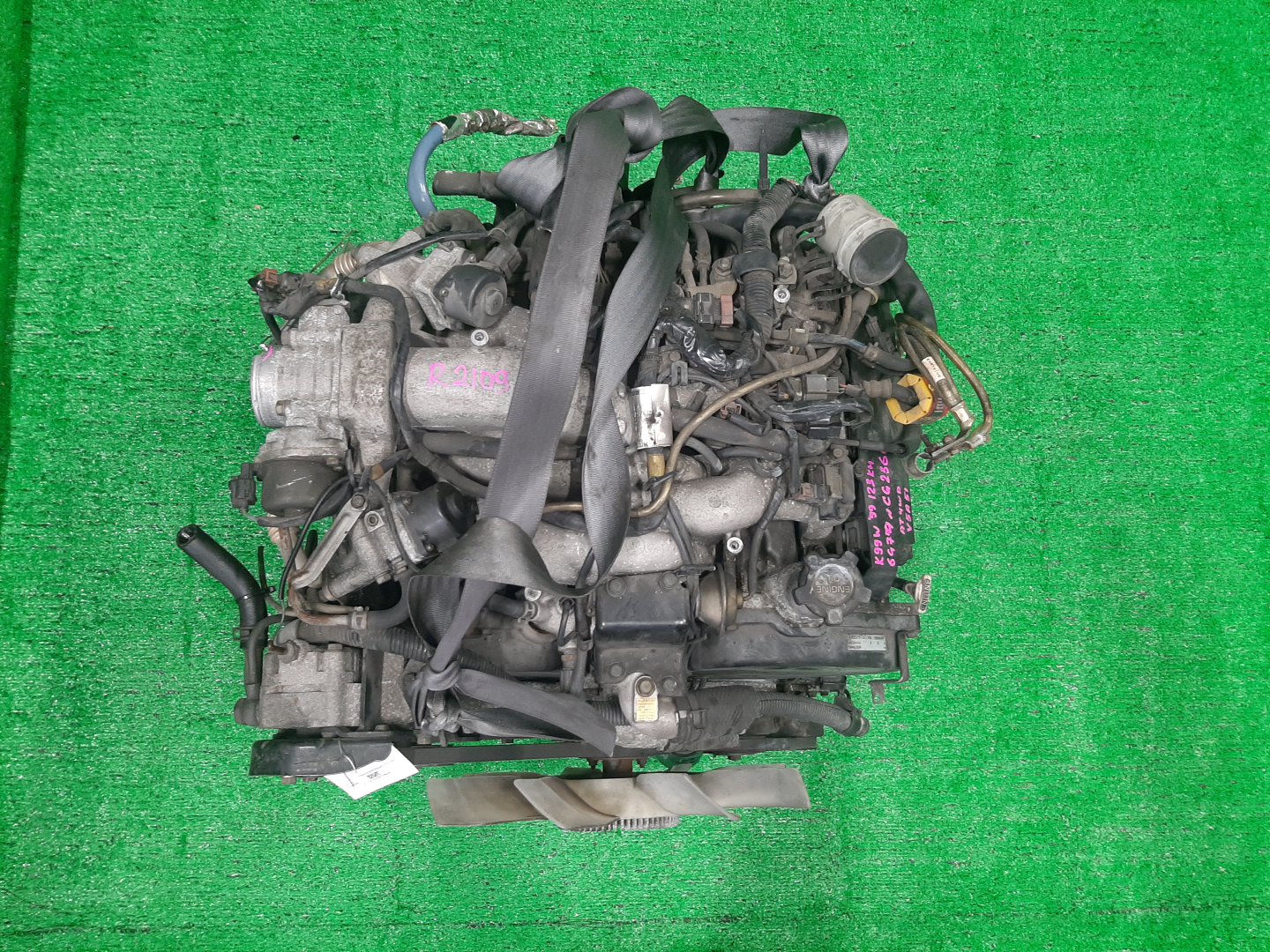 Двигатель MITSUBISHI CHALLENGER K99W 6G74 MD350975 1 ракурс