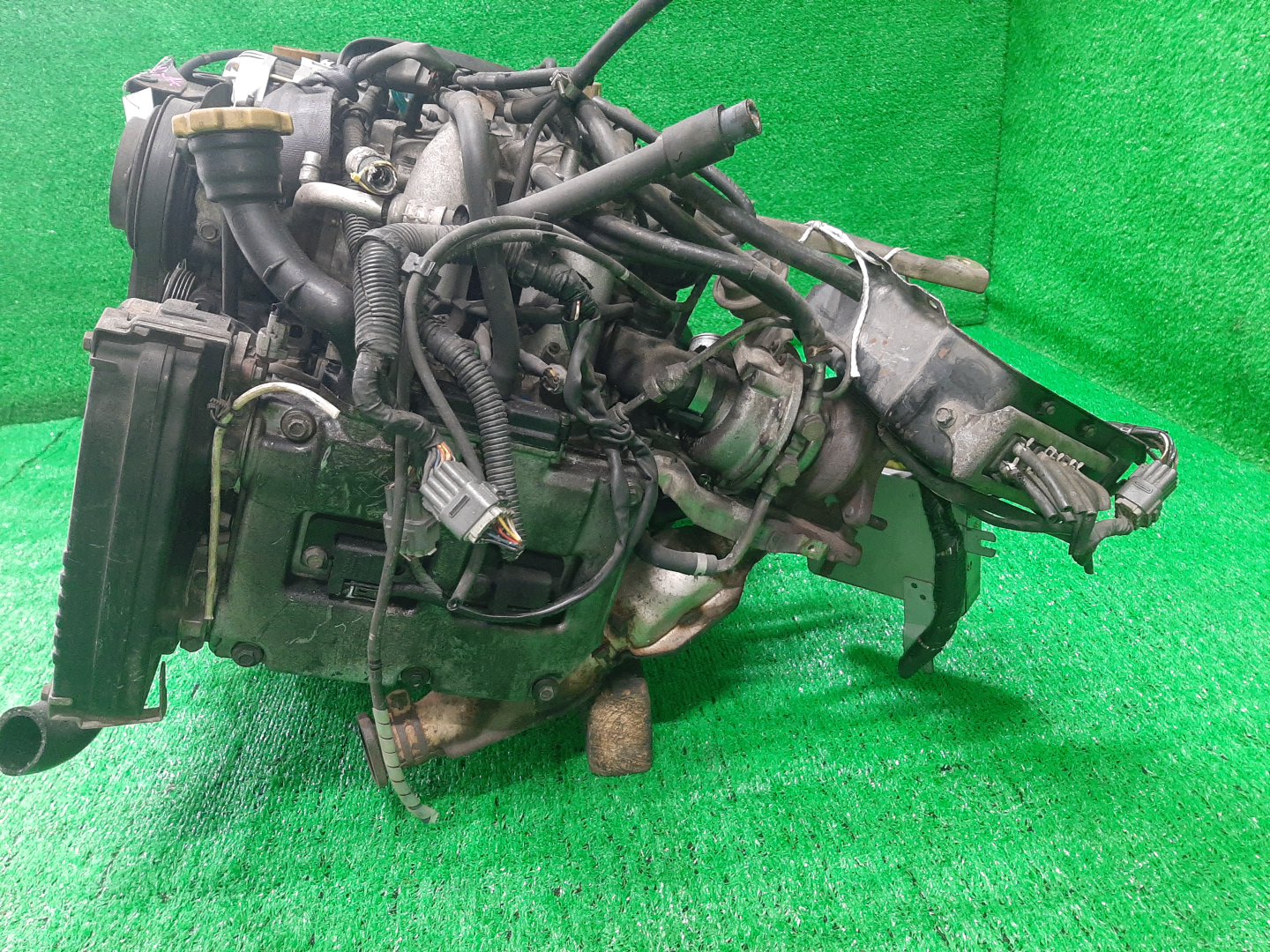 Двигатель SUBARU LEGACY BD5, BG5 EJ20R EJ20RDWCJE 4 ракурс Двигатель SUBARU LEGACY BD5, BG5 EJ20R EJ20RDWCJE 4 ракурс