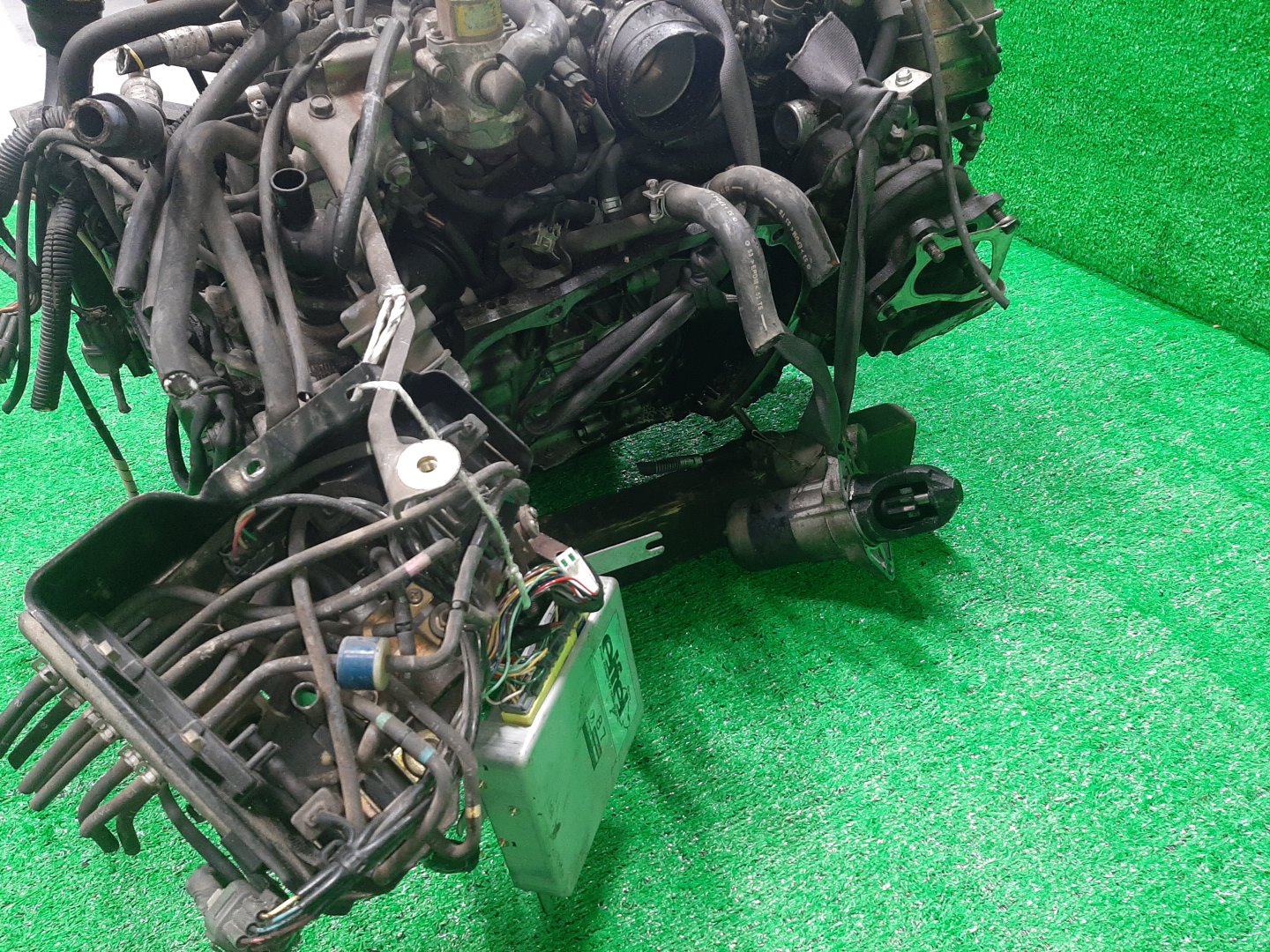 Двигатель SUBARU LEGACY BD5, BG5 EJ20R EJ20RDWCJE 5 ракурс Двигатель SUBARU LEGACY BD5, BG5 EJ20R EJ20RDWCJE 5 ракурс