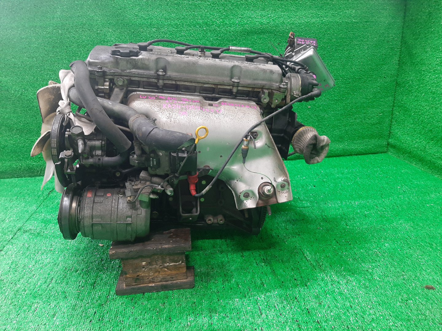 Двигатель NISSAN LARGO W30 KA24DE 059455U 4 ракурс