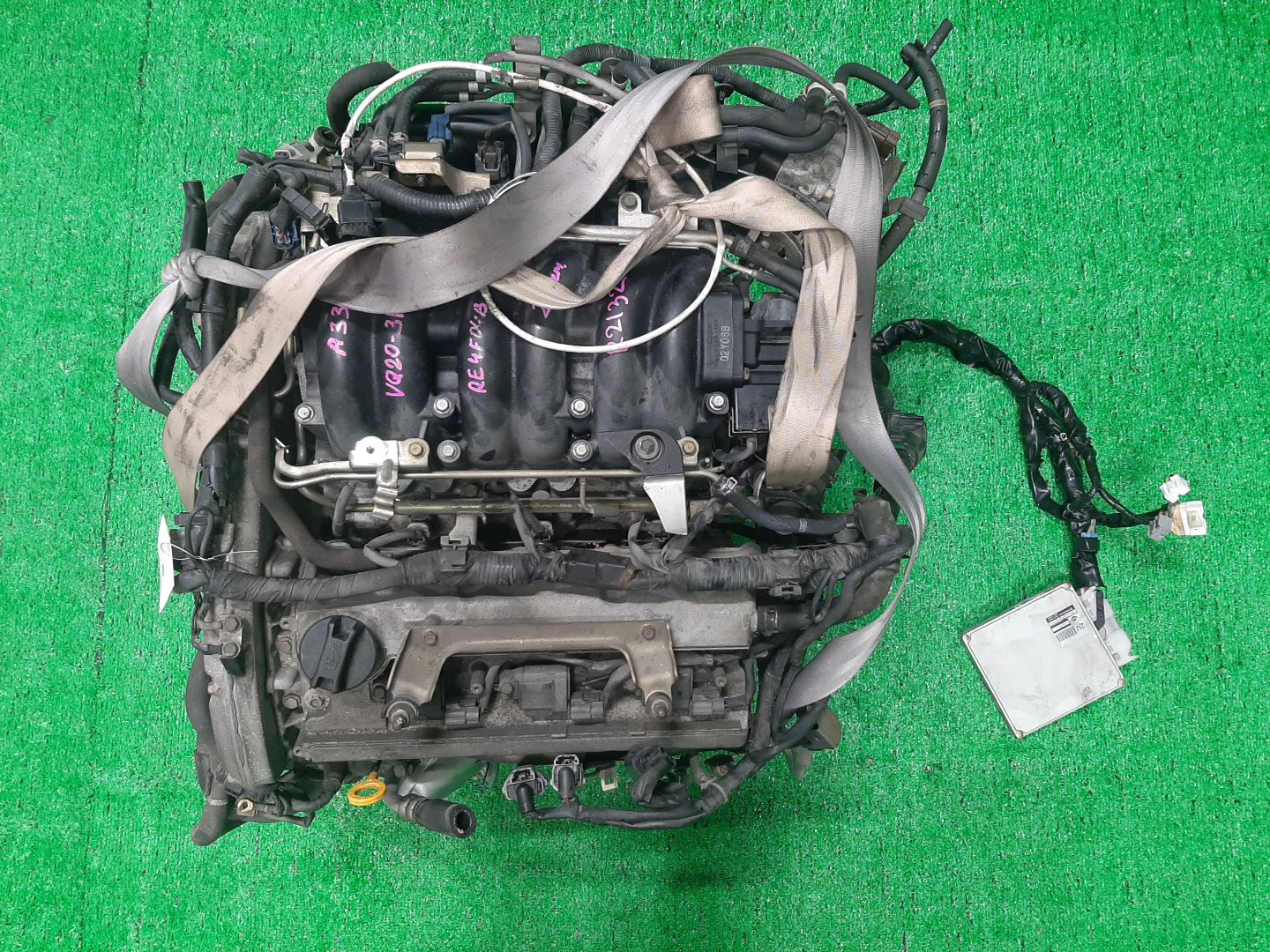 Двигатель NISSAN CEFIRO A33 VQ20DE NEO 1 ракурс Двигатель NISSAN CEFIRO A33 VQ20DE NEO 1 ракурс