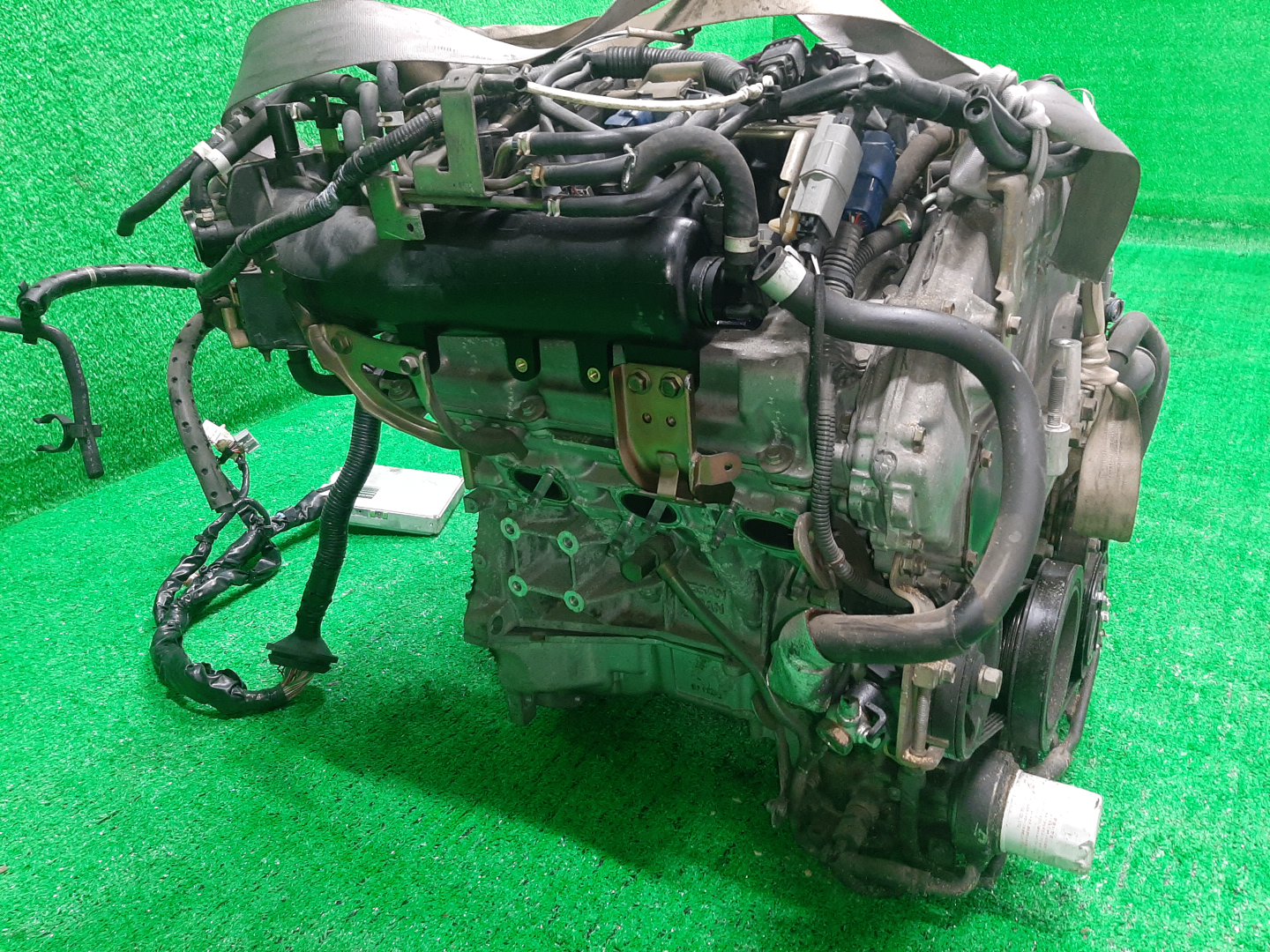 Двигатель NISSAN CEFIRO A33 VQ20DE NEO 3 ракурс Двигатель NISSAN CEFIRO A33 VQ20DE NEO 3 ракурс
