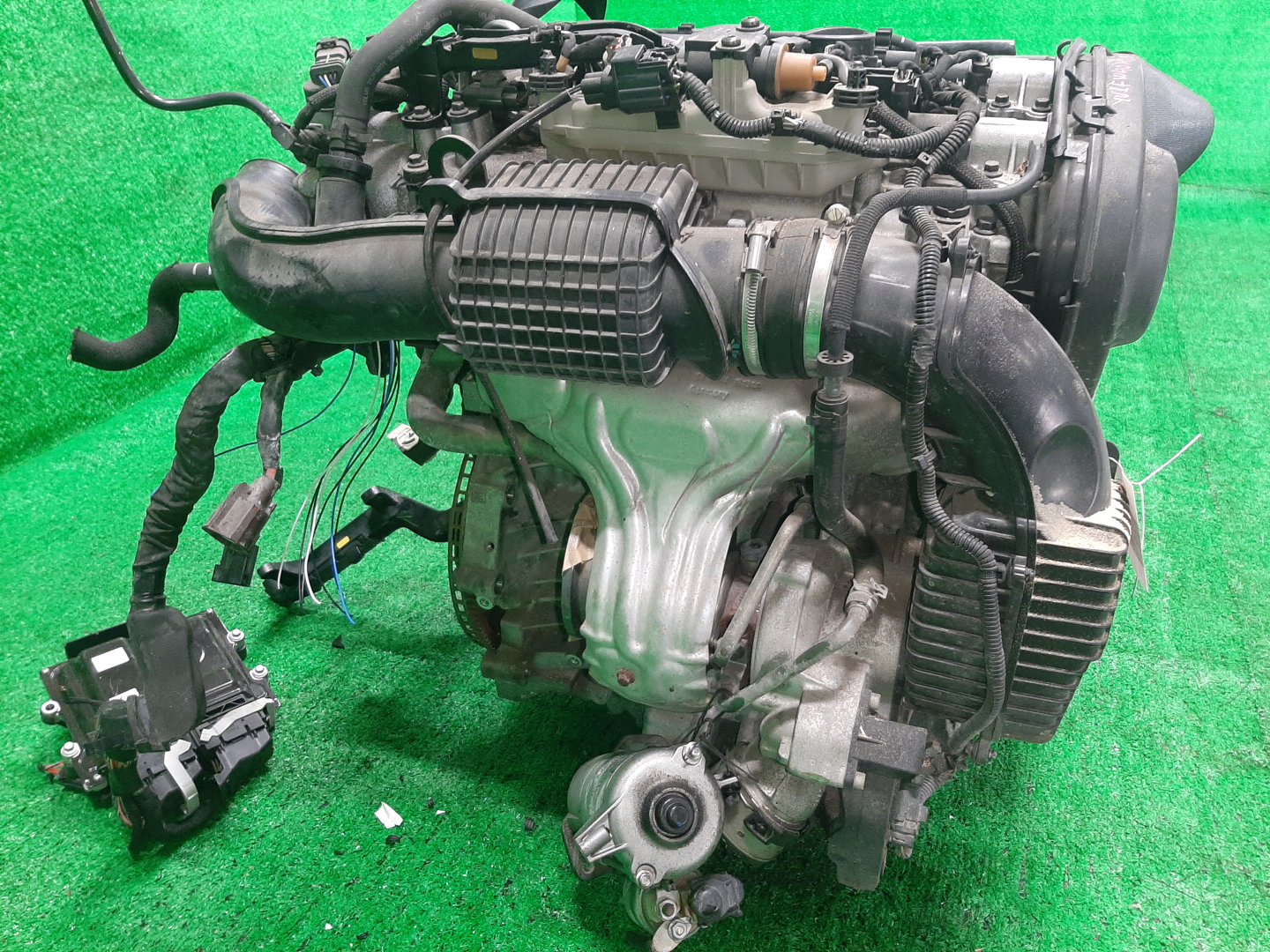 Двигатель VOLVO V60, S60, V40, XC70, V70, XC60, S80 FW, FB420, FS40, MV, BZ, BW40, DZ40, AS B4204T11 1008924 3 ракурс