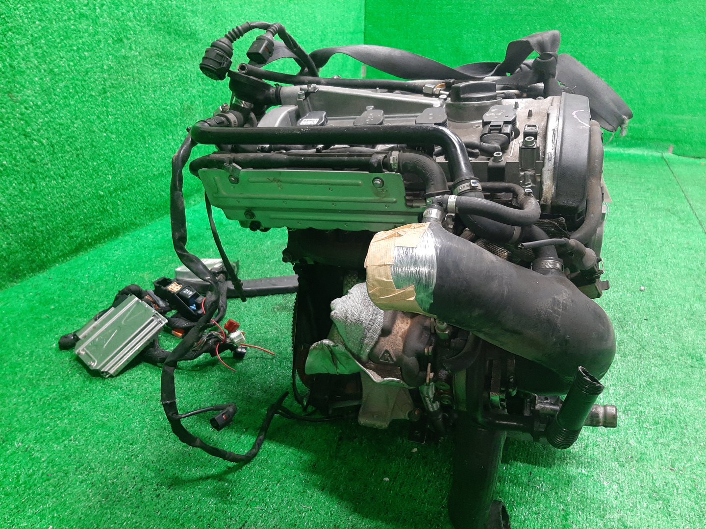Двигатель AUDI A4 8EAMBF, 8HE, 8H7, 8E5, 8EC, B6 AMB 114396 3 ракурс Двигатель AUDI A4 8EAMBF, 8HE, 8H7, 8E5, 8EC, B6 AMB 114396 3 ракурс