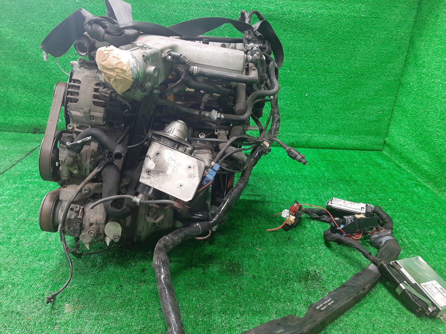 Двигатель AUDI A4 8EAMBF, 8HE, 8H7, 8E5, 8EC, B6 AMB 114396 4 ракурс Двигатель AUDI A4 8EAMBF, 8HE, 8H7, 8E5, 8EC, B6 AMB 114396 4 ракурс