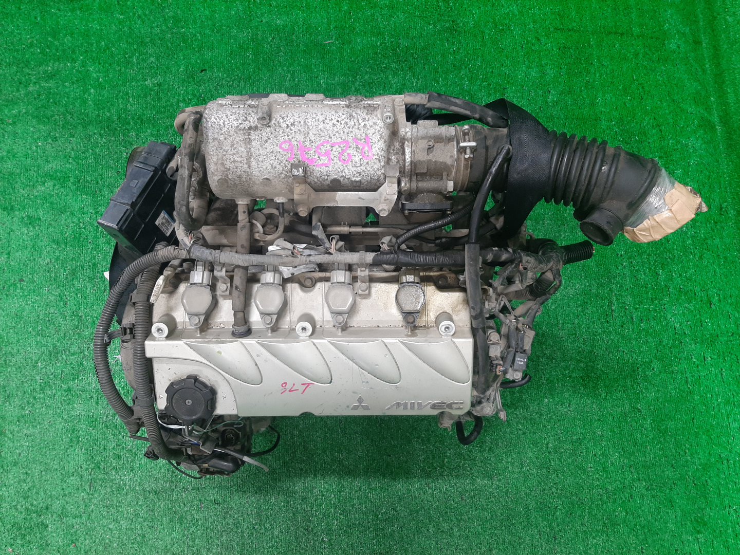 Двигатель MITSUBISHI GRANDIS NA4W 4G69 LJ2464 1 ракурс