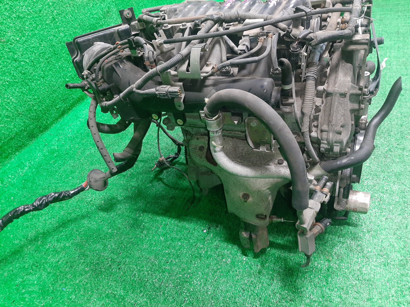 Двигатель NISSAN CEFIRO A33 VQ20DE NEO 3 ракурс Двигатель NISSAN CEFIRO A33 VQ20DE NEO 3 ракурс