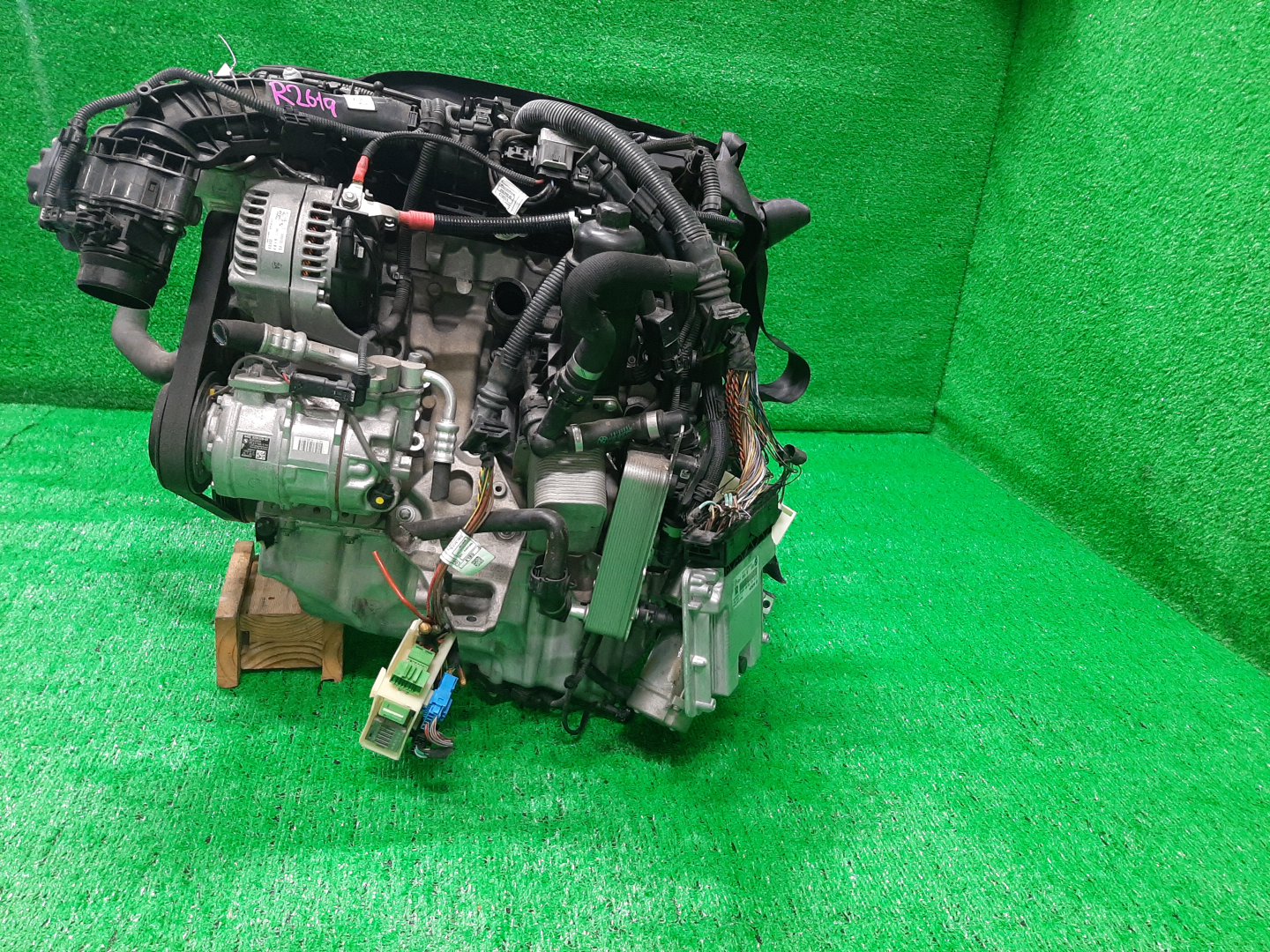 Двигатель BMW 5-Series, 2-Series Active Tourer, 3-Series, 4-Series JC20, JM20, F45, F30, F31, F36 B47D20A 55709554 4 ракурс