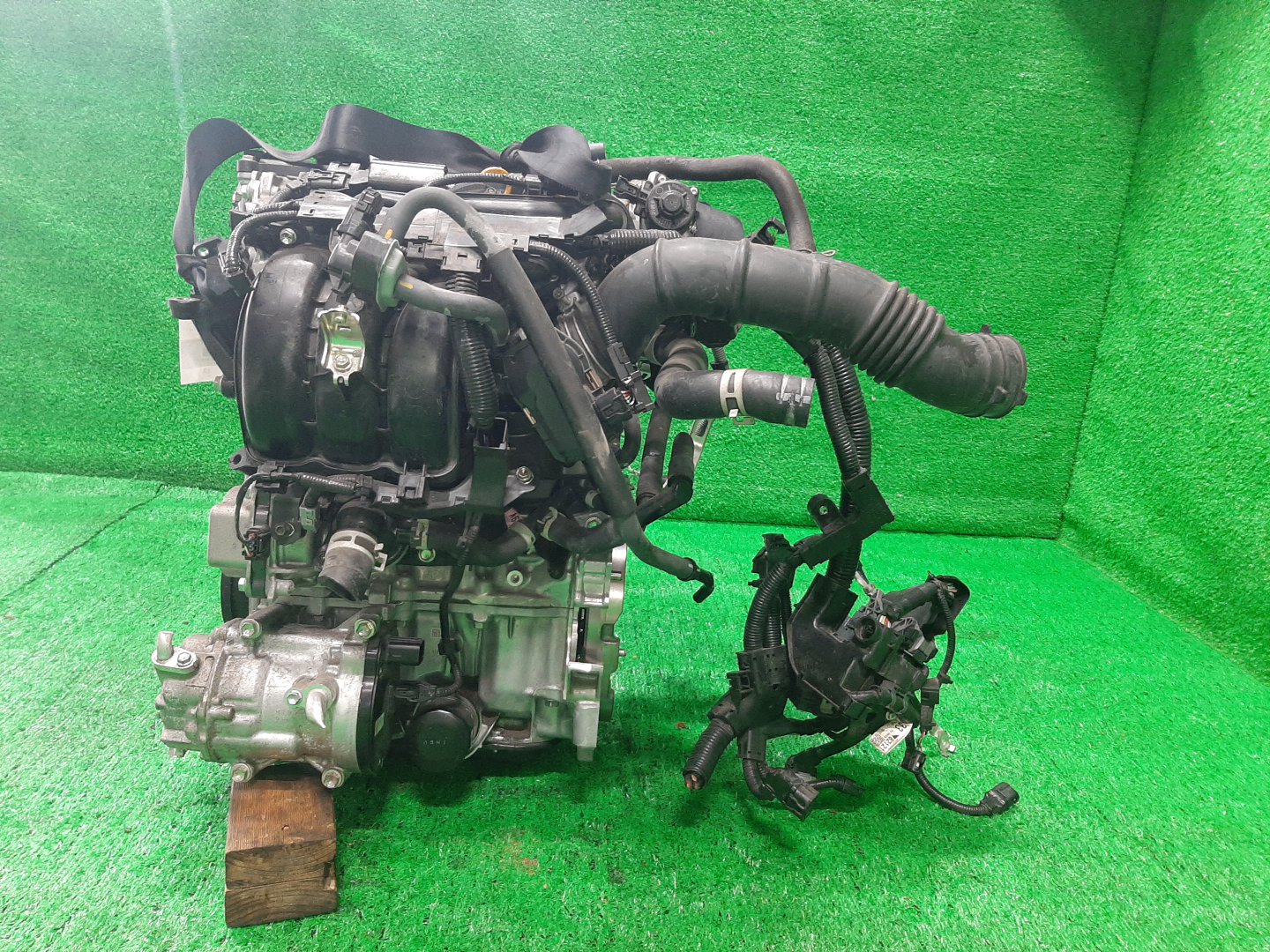 Двигатель TOYOTA AQUA MXPK11, MXPK16 M15A-FXE Y508579 4 ракурс Двигатель TOYOTA AQUA MXPK11, MXPK16 M15A-FXE Y508579 4 ракурс