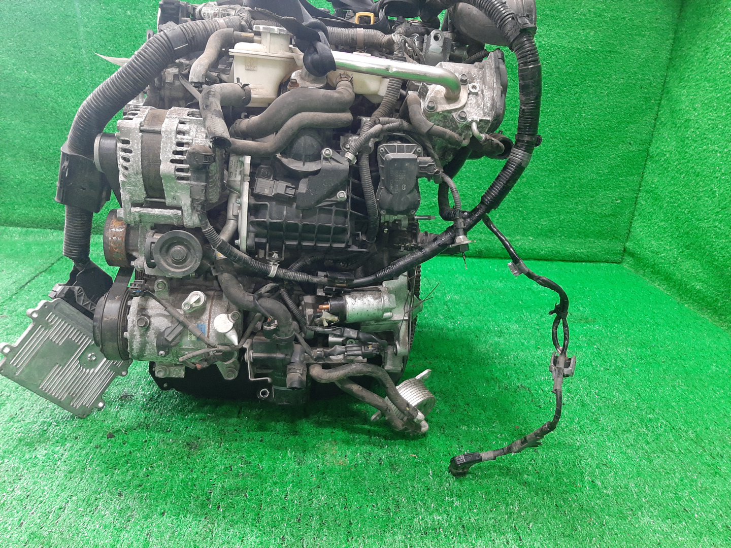 Двигатель MAZDA CX-30 DM8P S8-DPTS 30262720 4 ракурс