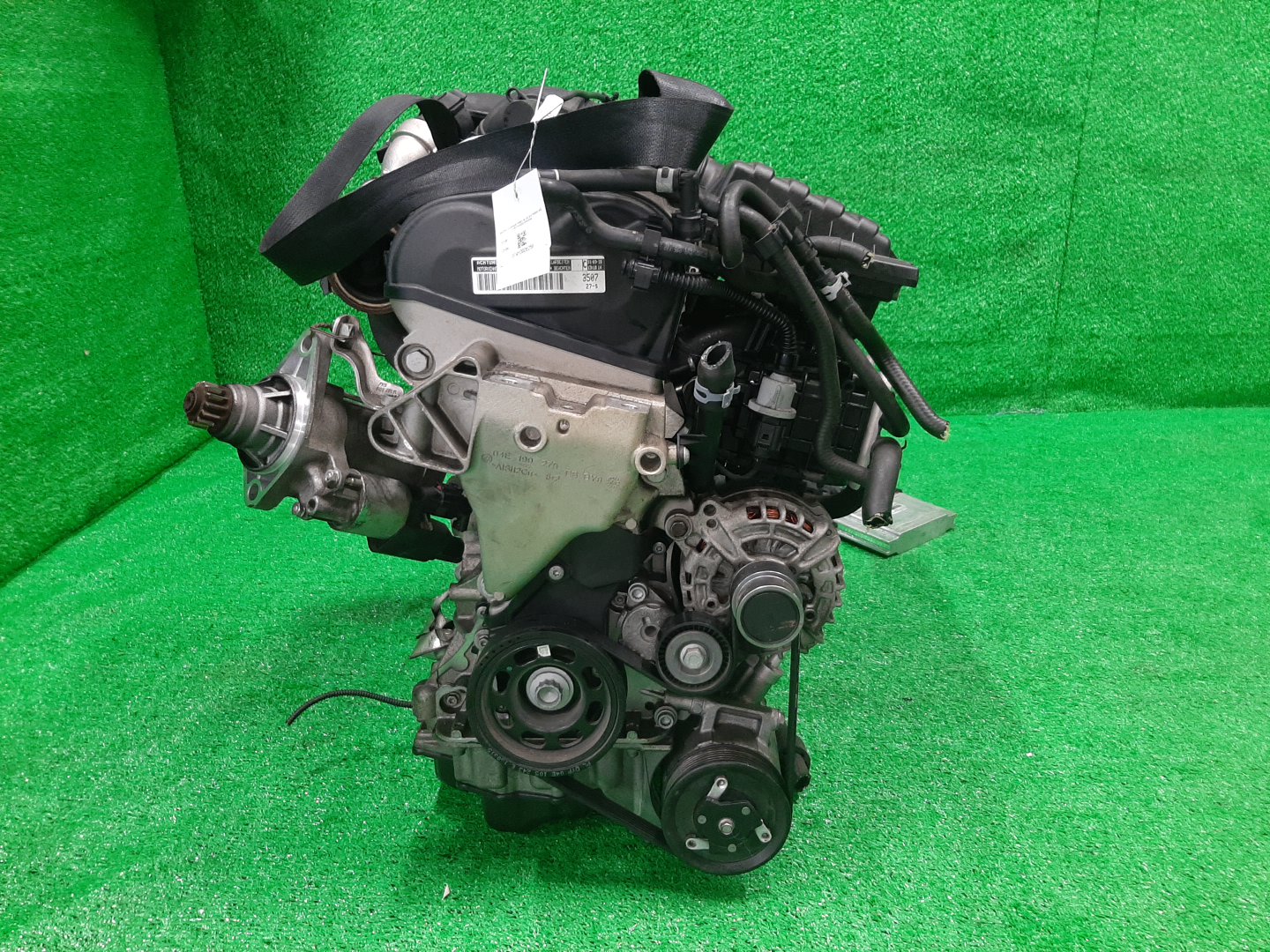 Двигатель VOLKSWAGEN PASSAT, POLO 3G2, 3G5, 3CCZE, 6R1CZE, 6R1 CZEA, CZE 121056 2 ракурс