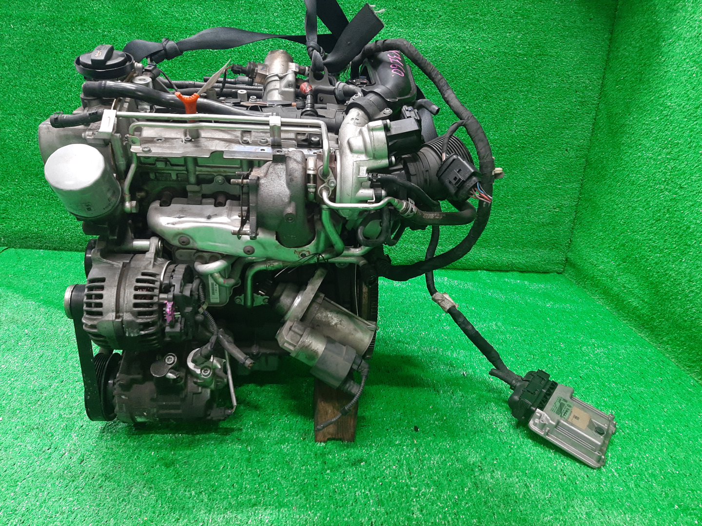 Двигатель VOLKSWAGEN GOLF, JETTA, GOLF PLUS, PASSAT, A1 1F, 5K1, MK6, MK5, 1K5, 1K1, A5, 1K2, 5M1, 3CCAX, 3C2, 3C, B6, 3C5, 362, 365, B7, 8X1 CAXA, CAX 644625 4 ракурс