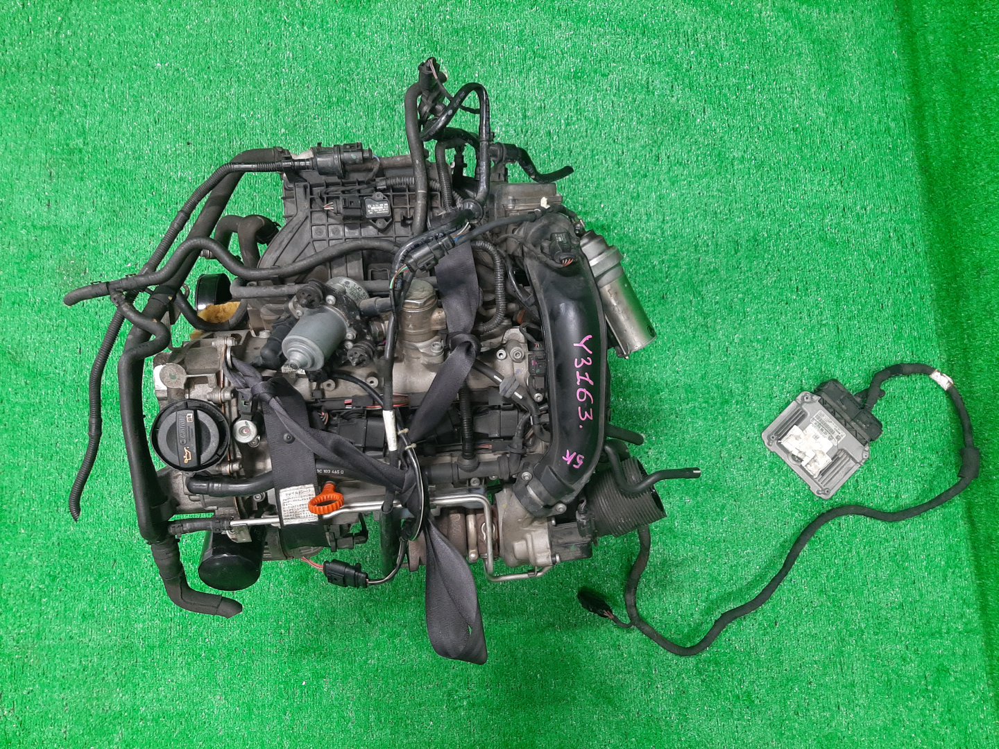 Двигатель VOLKSWAGEN GOLF, JETTA, GOLF PLUS, PASSAT, A1 1F, 5K1, MK6, MK5, 1K5, 1K1, A5, 1K2, 5M1, 3CCAX, 3C2, 3C, B6, 3C5, 362, 365, B7, 8X1 CAXA, CAX 756434 1 ракурс