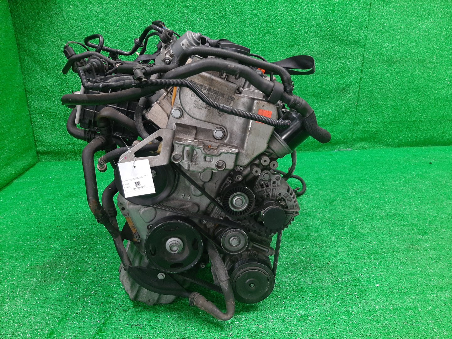 Двигатель VOLKSWAGEN GOLF, JETTA, GOLF PLUS, PASSAT, A1 1F, 5K1, MK6, MK5, 1K5, 1K1, A5, 1K2, 5M1, 3CCAX, 3C2, 3C, B6, 3C5, 362, 365, B7, 8X1 CAXA, CAX 756434 2 ракурс