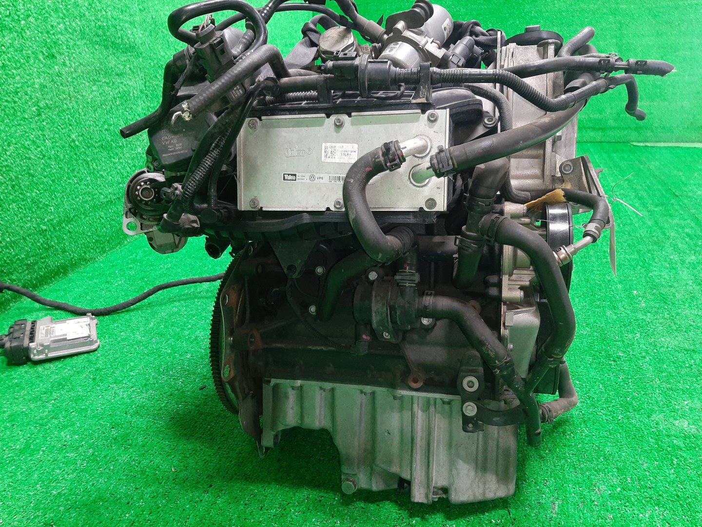 Двигатель VOLKSWAGEN GOLF, JETTA, GOLF PLUS, PASSAT, A1 1F, 5K1, MK6, MK5, 1K5, 1K1, A5, 1K2, 5M1, 3CCAX, 3C2, 3C, B6, 3C5, 362, 365, B7, 8X1 CAXA, CAX 756434 3 ракурс