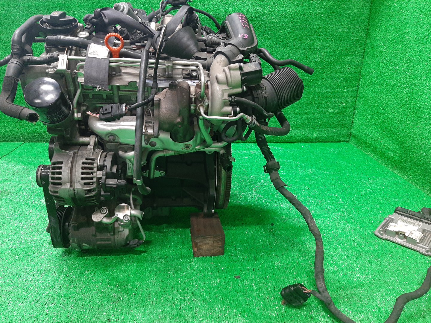 Двигатель VOLKSWAGEN GOLF, JETTA, GOLF PLUS, PASSAT, A1 1F, 5K1, MK6, MK5, 1K5, 1K1, A5, 1K2, 5M1, 3CCAX, 3C2, 3C, B6, 3C5, 362, 365, B7, 8X1 CAXA, CAX 756434 4 ракурс