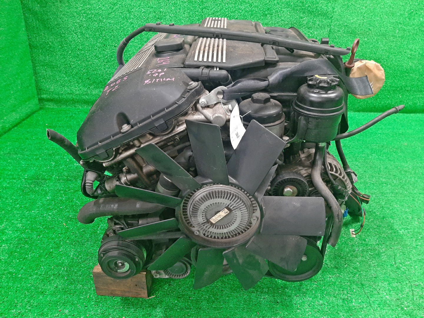Двигатель BMW 5-Series, 3-Series, 320i, 520i E39, E46 M52B20, M52B20TU, 206S4 M52 2 ракурс