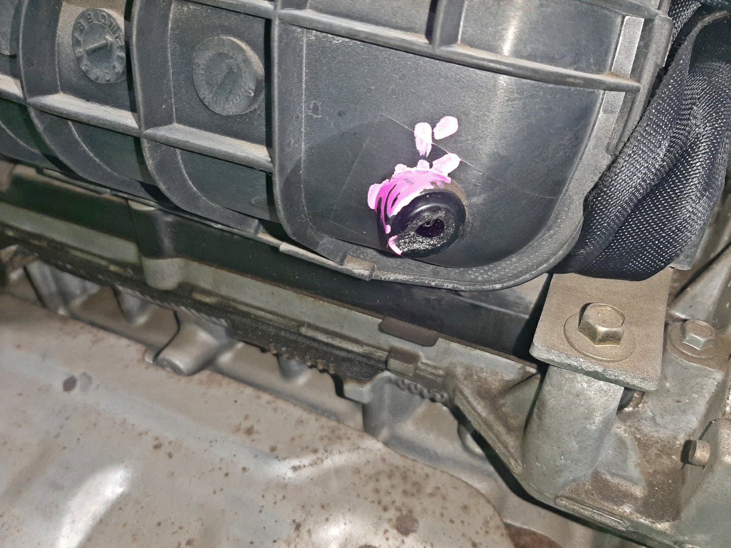 Двигатель NISSAN LANDY, SERENA SC25, CC25, C25 MR20DE 272121A 4 ракурс