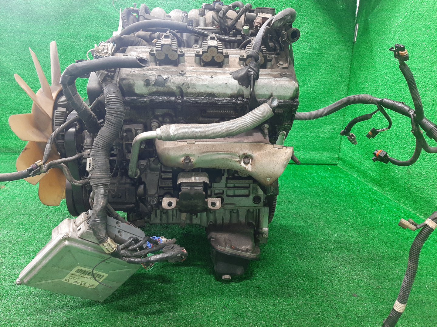 Двигатель ISUZU WIZARD, MU UES25FW 6VD1 988455 4 ракурс