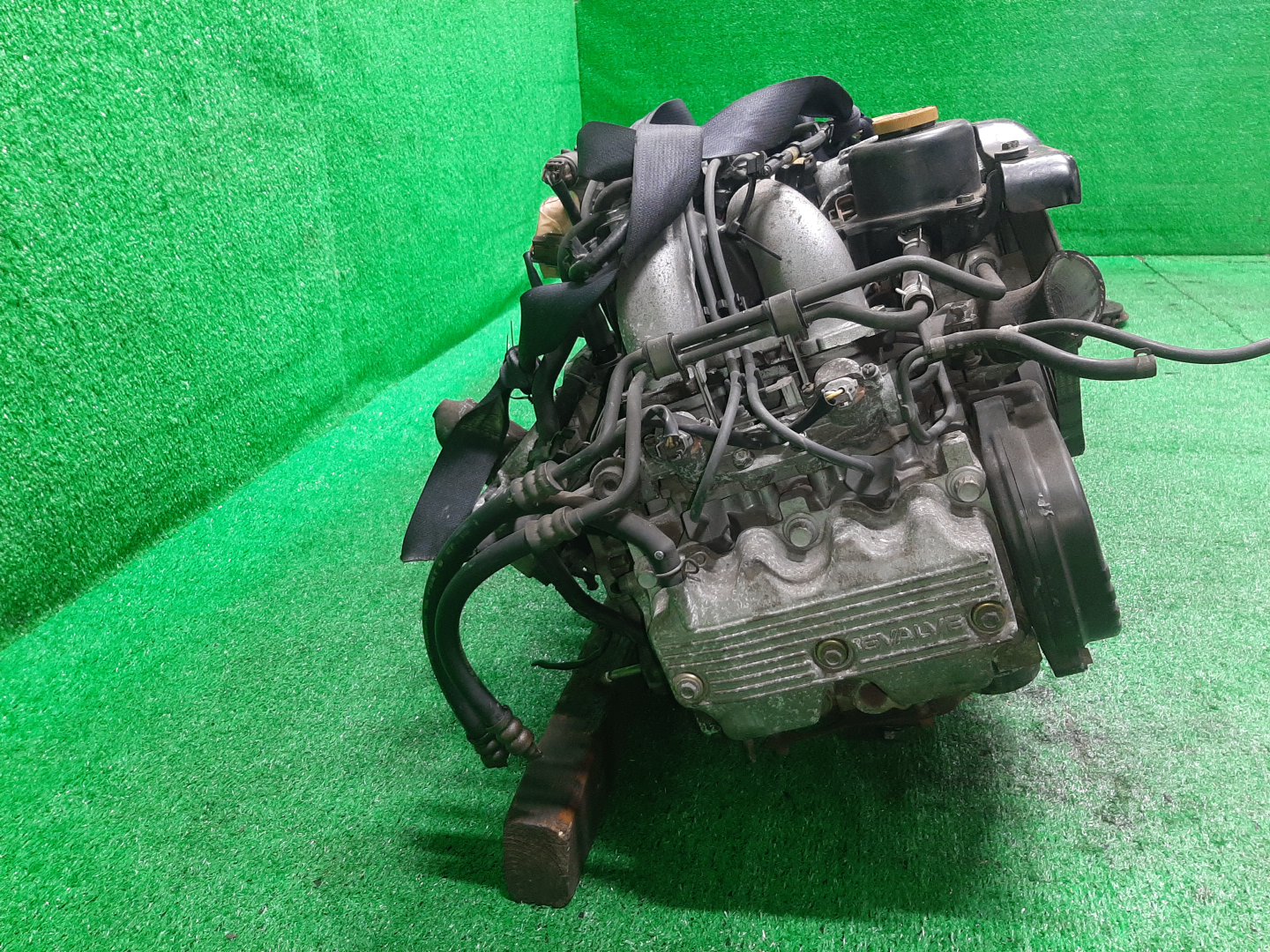 Двигатель SUBARU IMPREZA GF6 EJ18 EJ18EDW4FE 3 ракурс