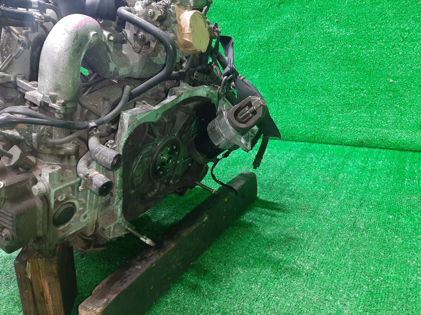Двигатель SUBARU IMPREZA GF6 EJ18 EJ18EDW4FE 5 ракурс